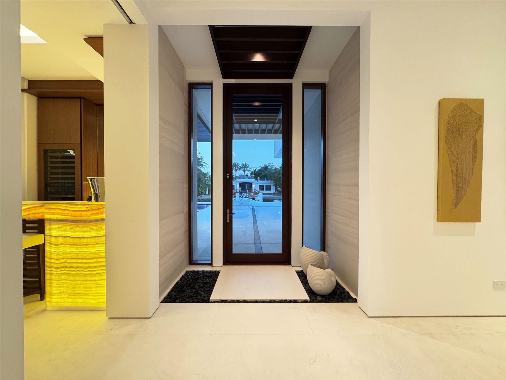 10 Pelican Drive, Fort Lauderdale, FL 33301