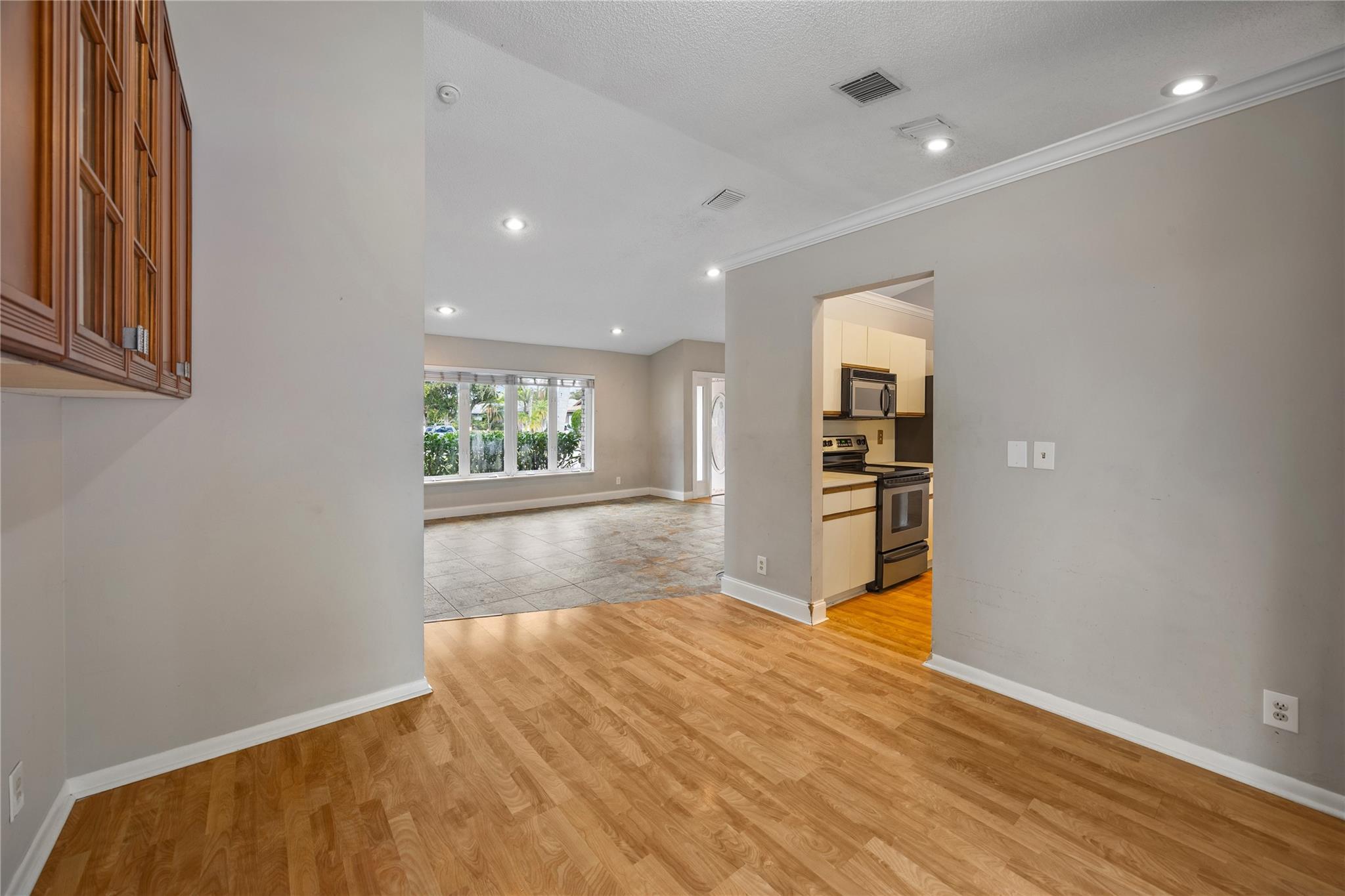 5302 NW 64th Way, Coral Springs, FL 33067