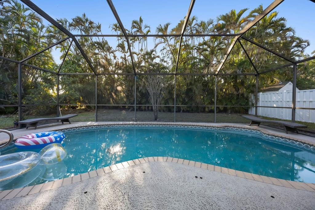 1060 NW 82nd Avenue, Coral Springs, FL 33071