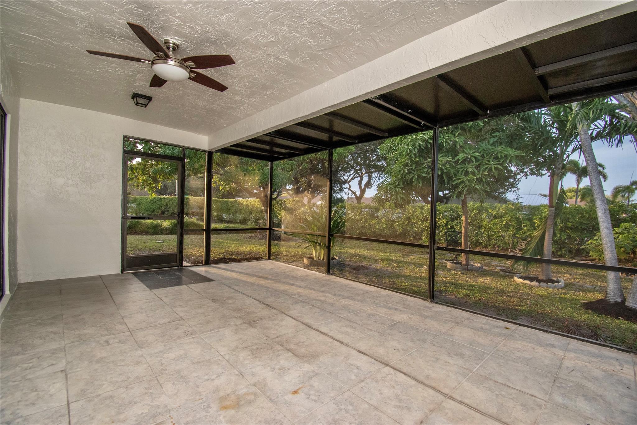 9107 Chatsworth Cascades Circle, Boca Raton, FL 33434