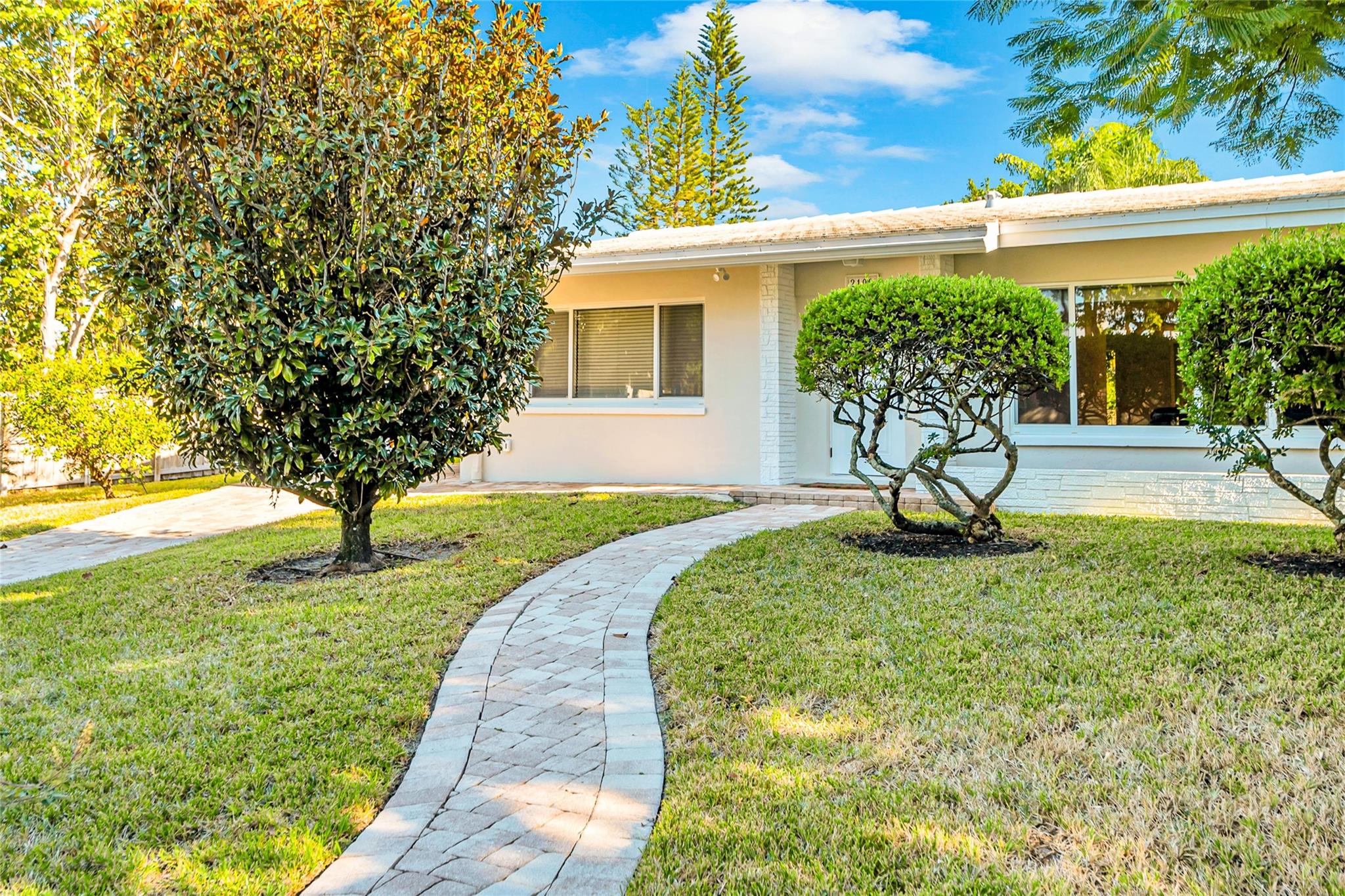 Photo for 2100 Manatee Drive, Fort Lauderdale, FL 33316 - listing #FX-10533875 2100 Manatee Drive, Fort Lauderdale, FL 33316