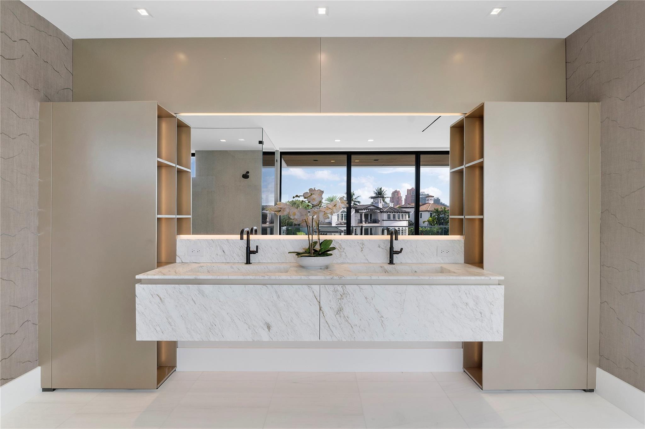 2880 NE 28th Street, Fort Lauderdale, FL 33306