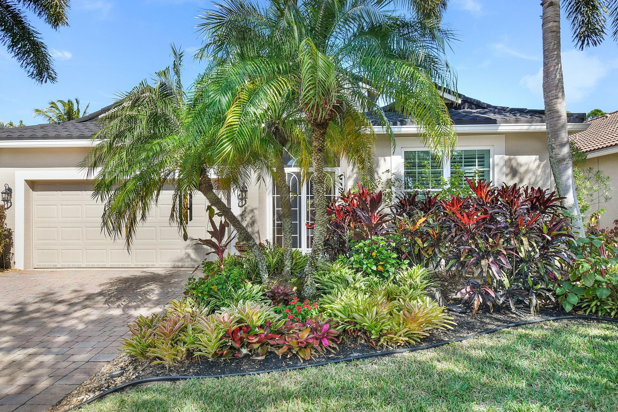 Photo for 6848 SE Twin Oaks Circle, Stuart, FL 34997 - listing #FX-10538059 6848 SE Twin Oaks Circle, Stuart, FL 34997