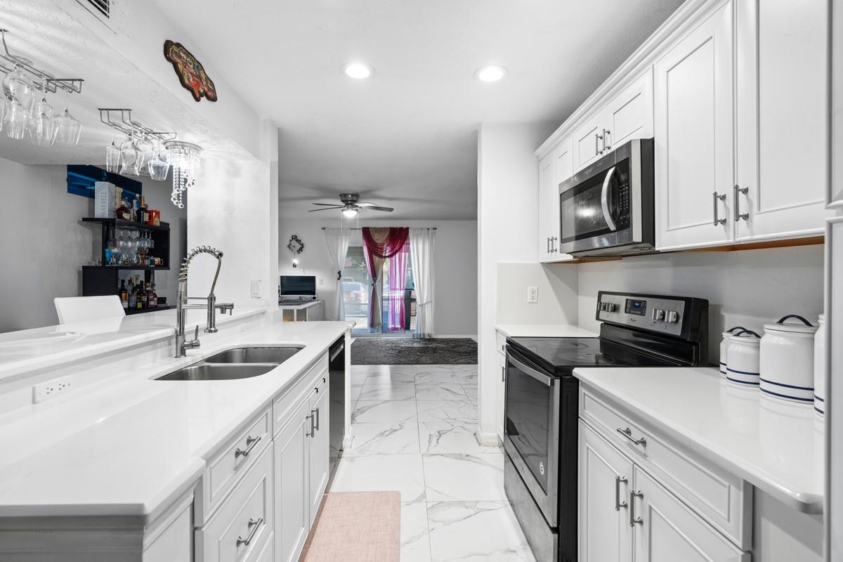 10762 La Placida Drive 7-107, Coral Springs, FL 33065