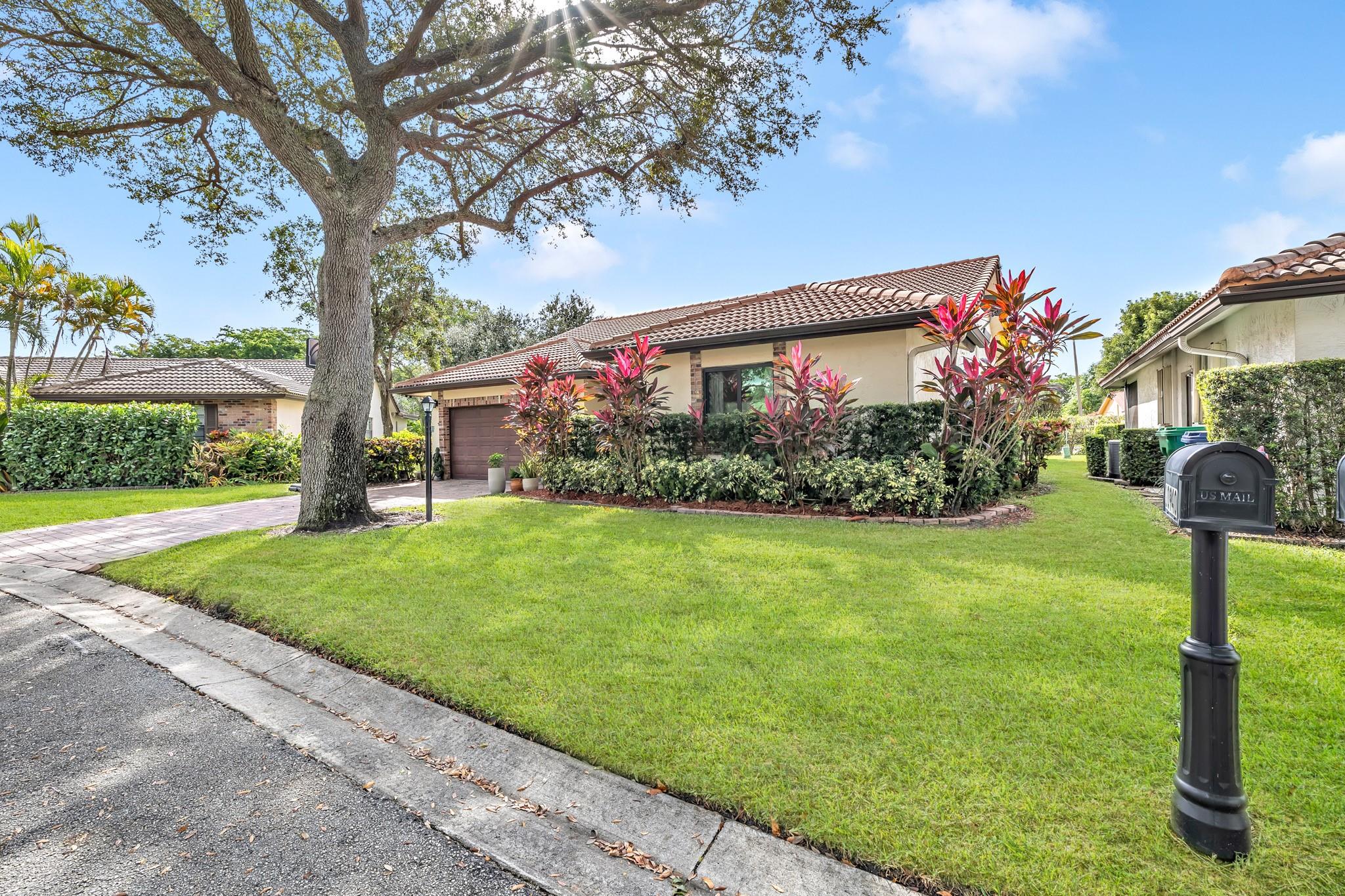 10940 Cypress Run Circle, Coral Springs, FL 33071