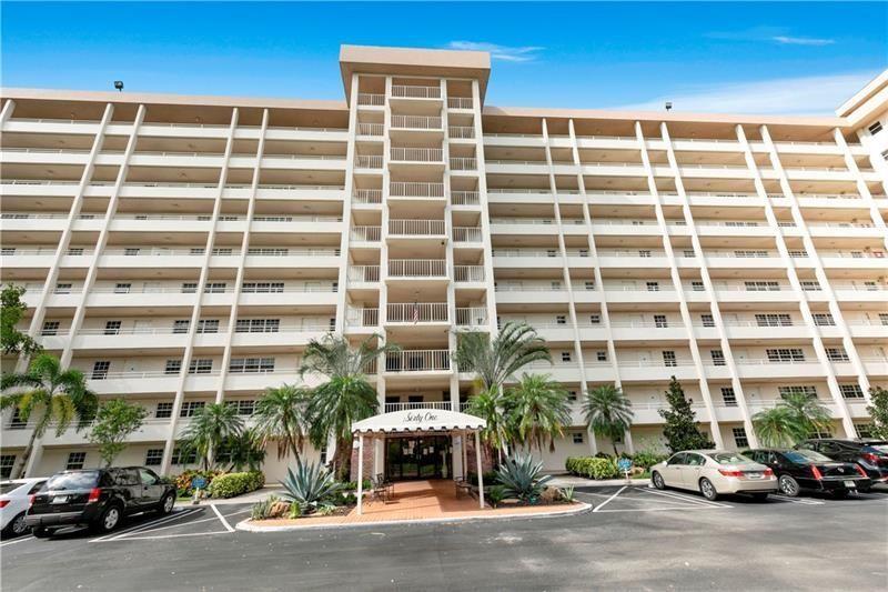 Photo for 575 Oaks Lane, Pompano Beach, FL 33069 - listing #FX-10534762 575 Oaks Lane, Pompano Beach, FL 33069