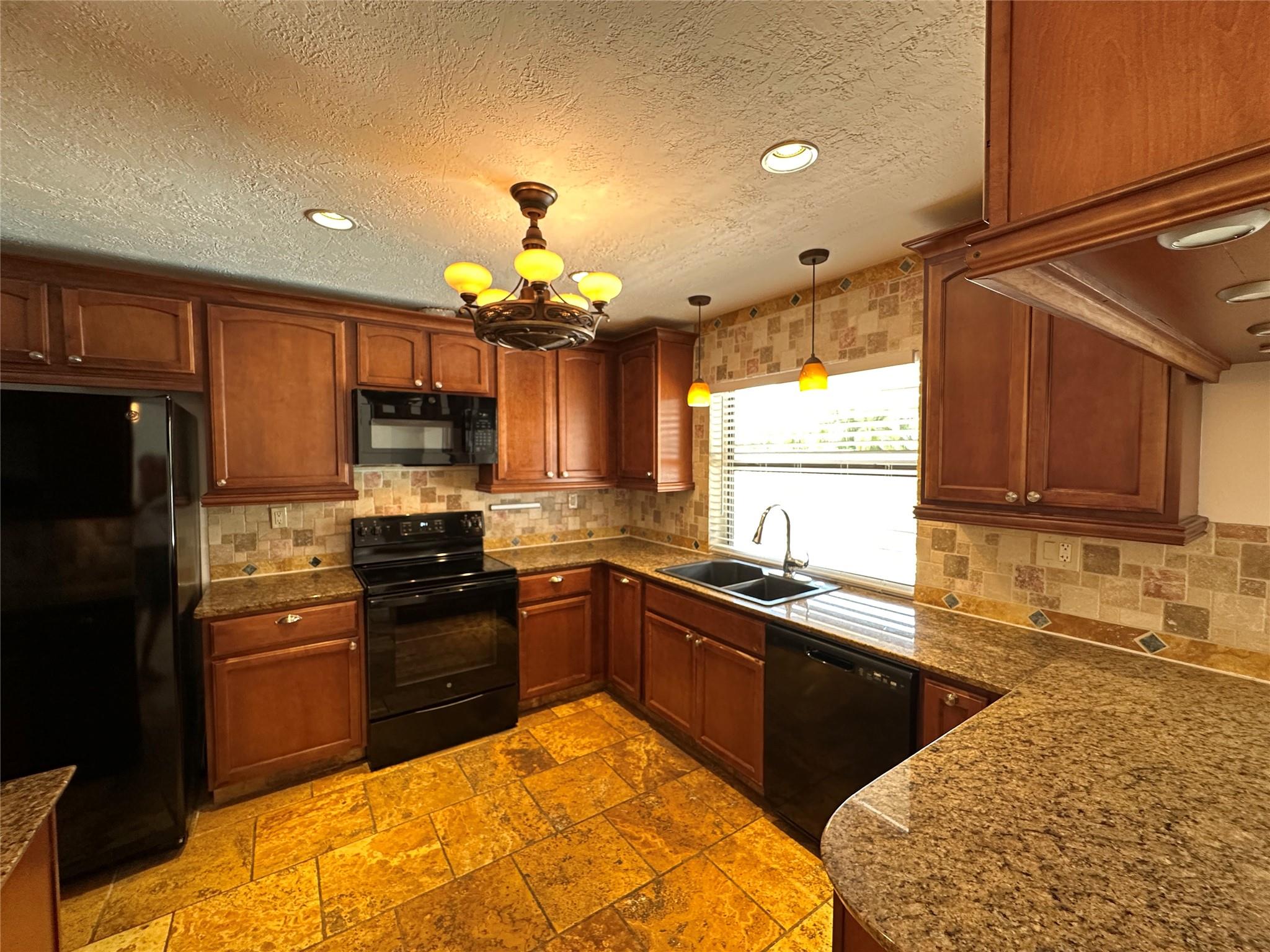 364 NW 107th Terrace, Coral Springs, FL 33071