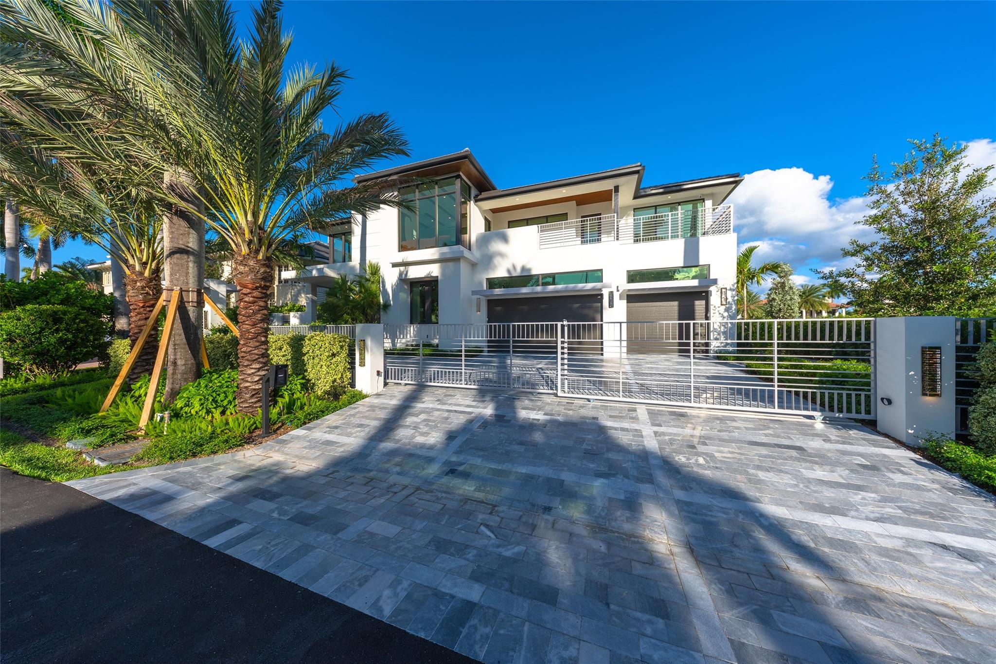 24 Fiesta Way, Fort Lauderdale, FL 33301