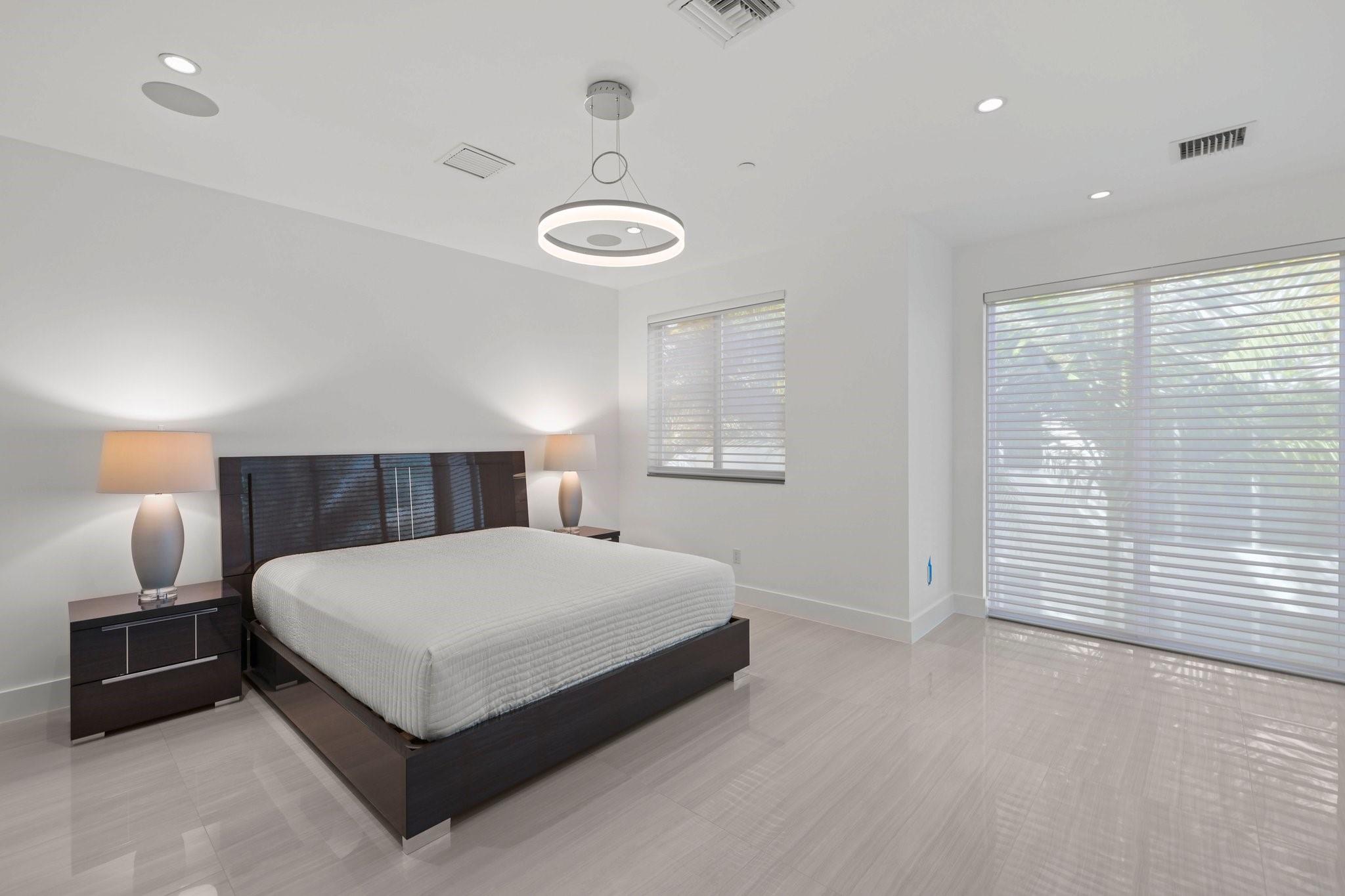 Large spacious primary bedroom