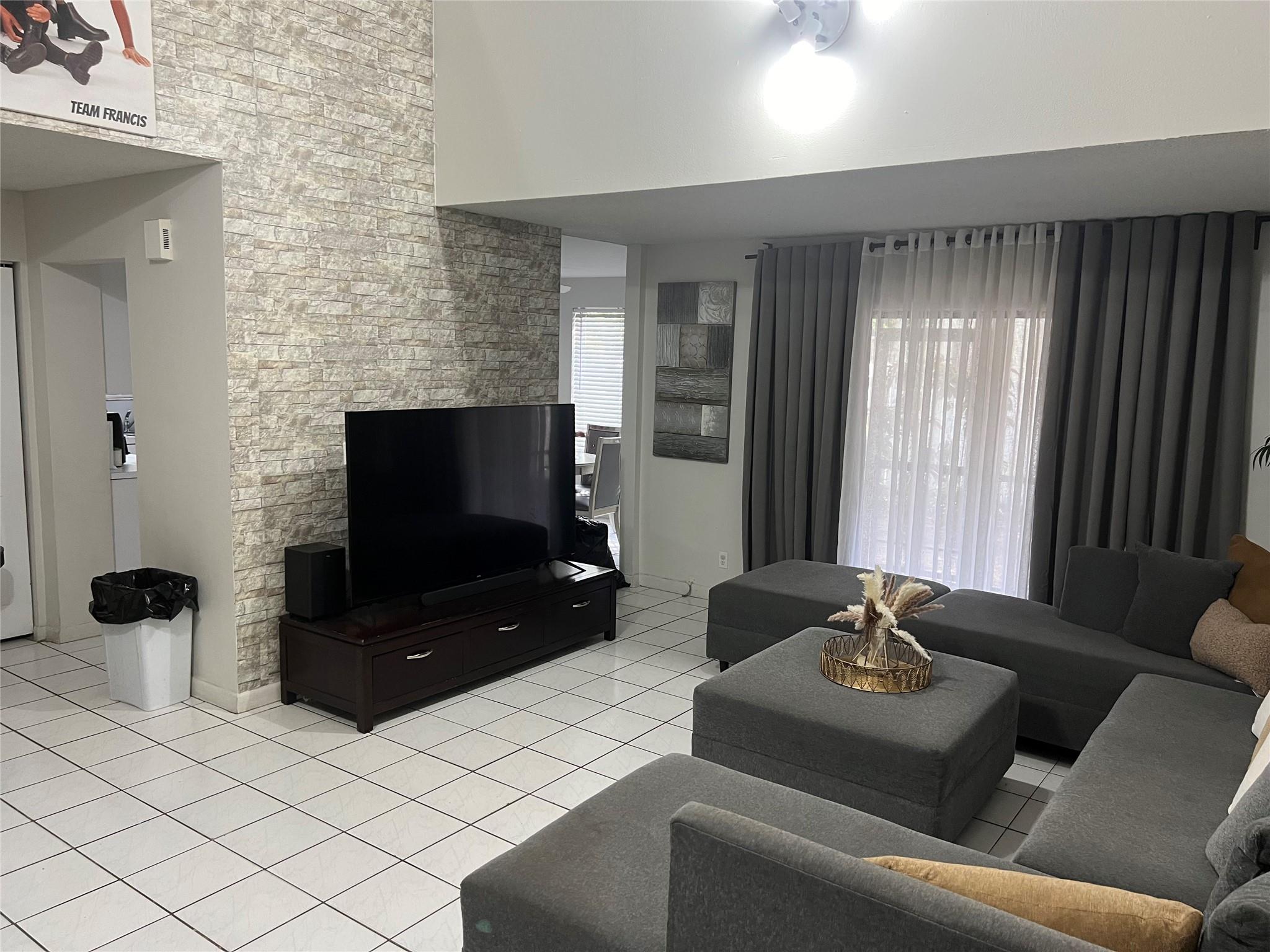 11530-32 NW 43rd Street 11530-32, Coral Springs, FL 33065