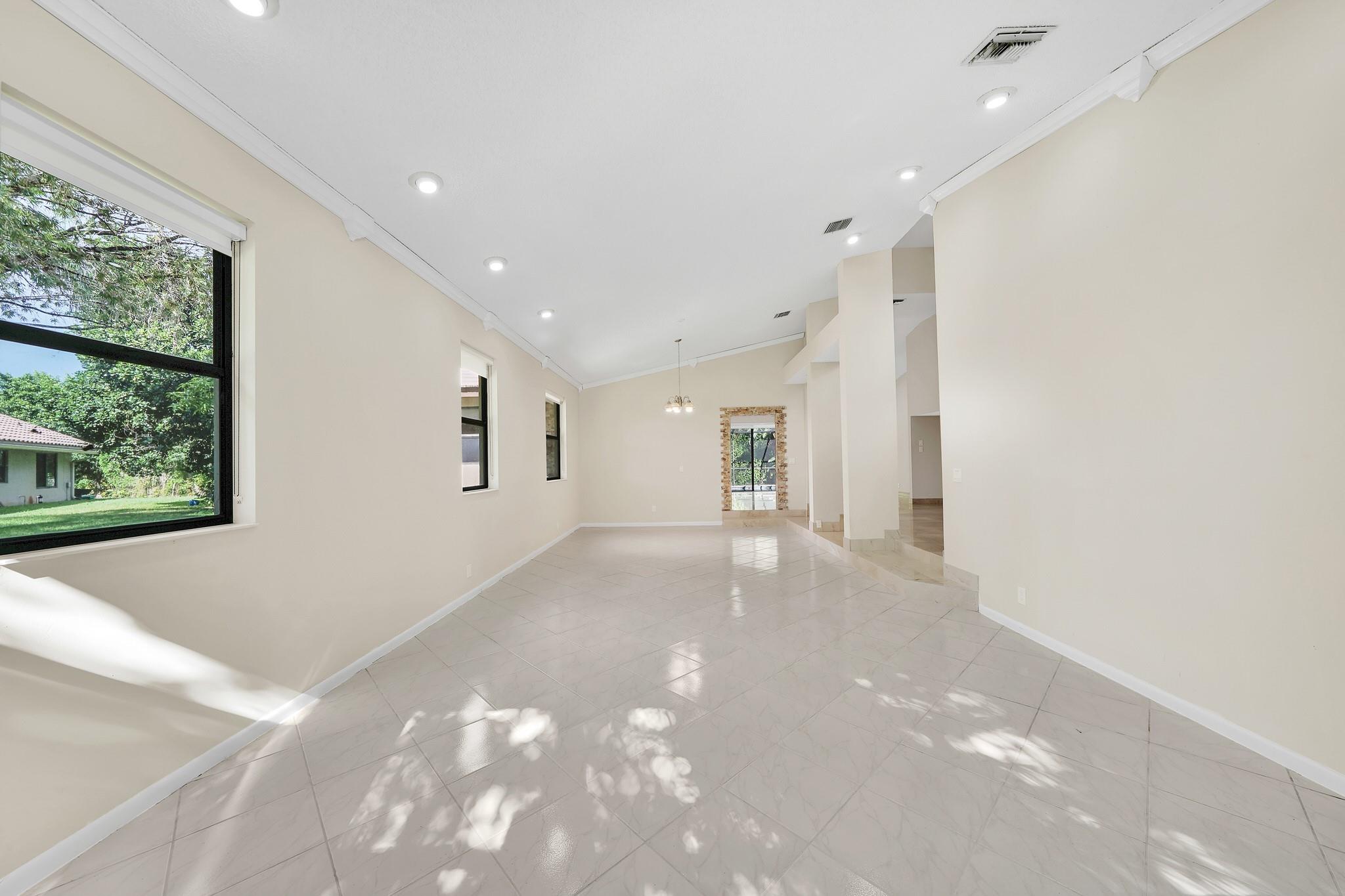 645 NW 102nd Avenue, Coral Springs, FL 33071