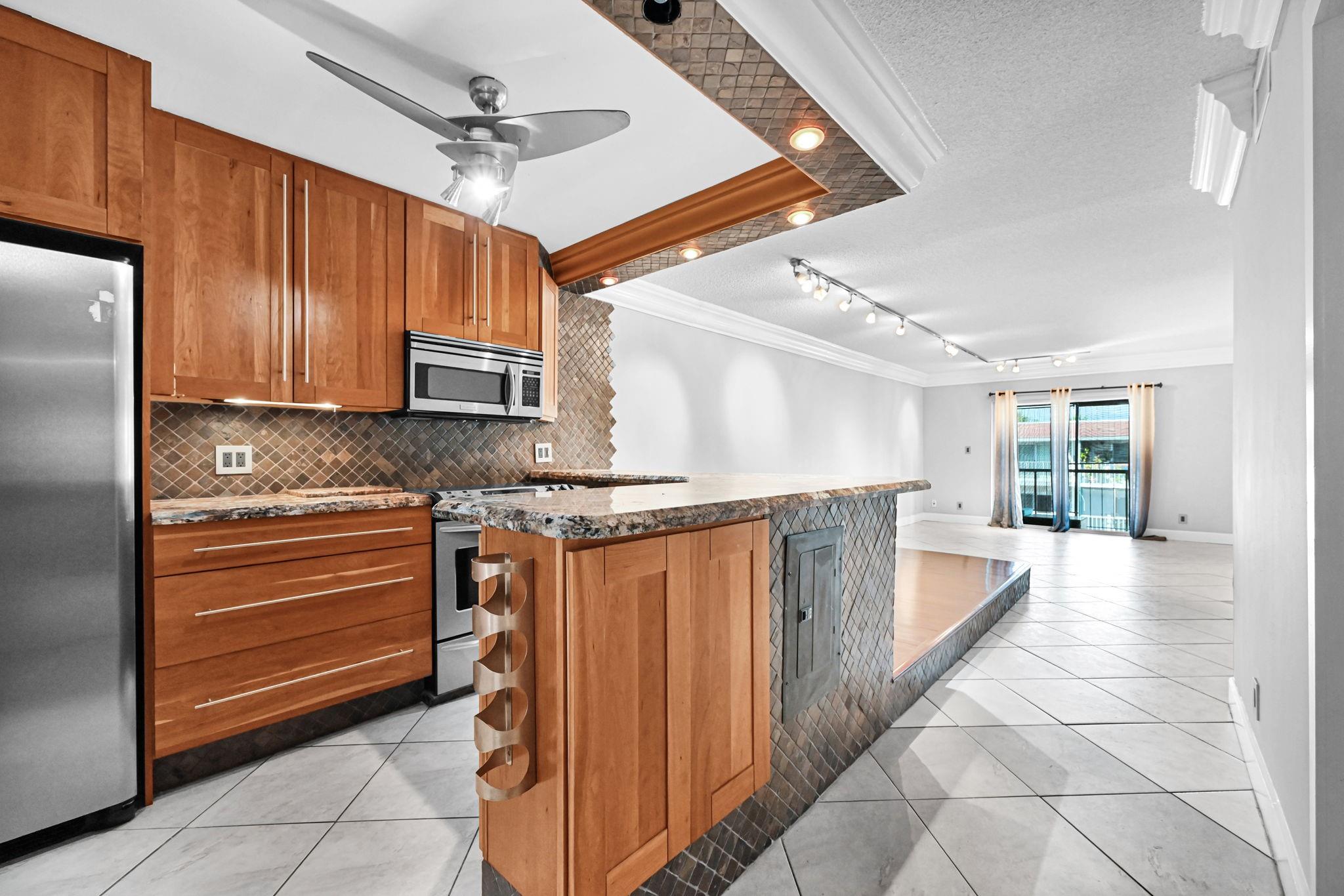 Photo for 1775 N Andrews Square, 308W, Fort Lauderdale, FL 33311 - listing #FX-10530064 1775 N Andrews Square, 308W, Fort Lauderdale, FL 33311