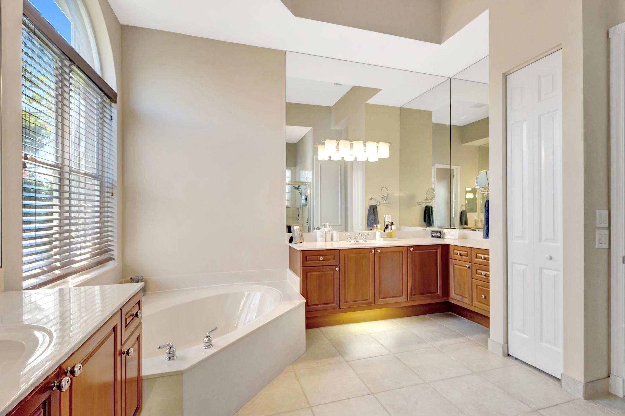 Photo for 150 Sedona Way, Palm Beach Gardens, FL 33418 - Listing #FX-10491657 150 Sedona Way, Palm Beach Gardens, FL 33418