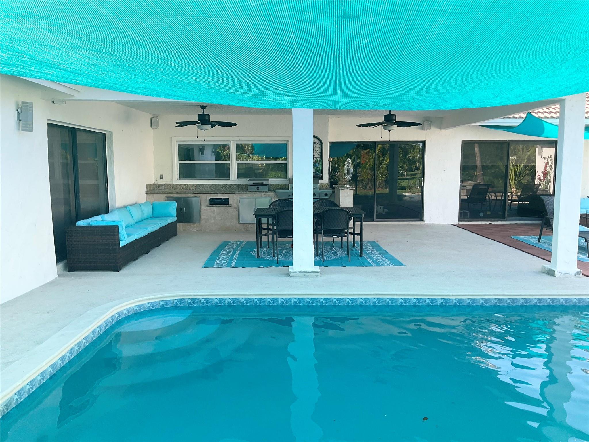 10477 NW 4th Street, Coral Springs, FL 33071