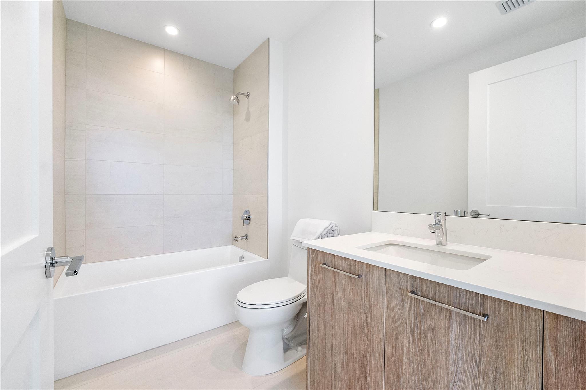 153 Seabreeze Boulevard 1203, Fort Lauderdale, FL 33304