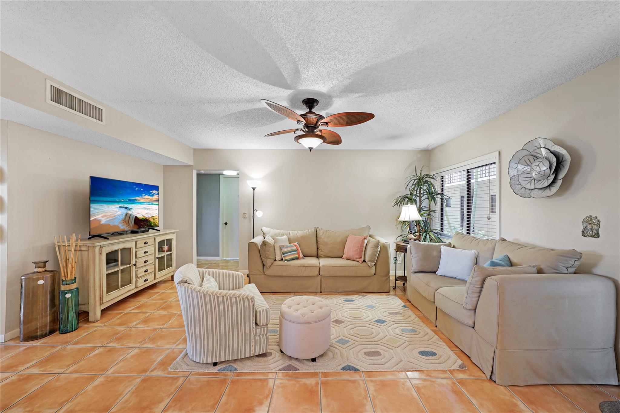 Photo for 5100 Las Verdes Circle, 114, Delray Beach, FL 33484 - Listing #FX-10509010 5100 Las Verdes Circle, 114, Delray Beach, FL 33484