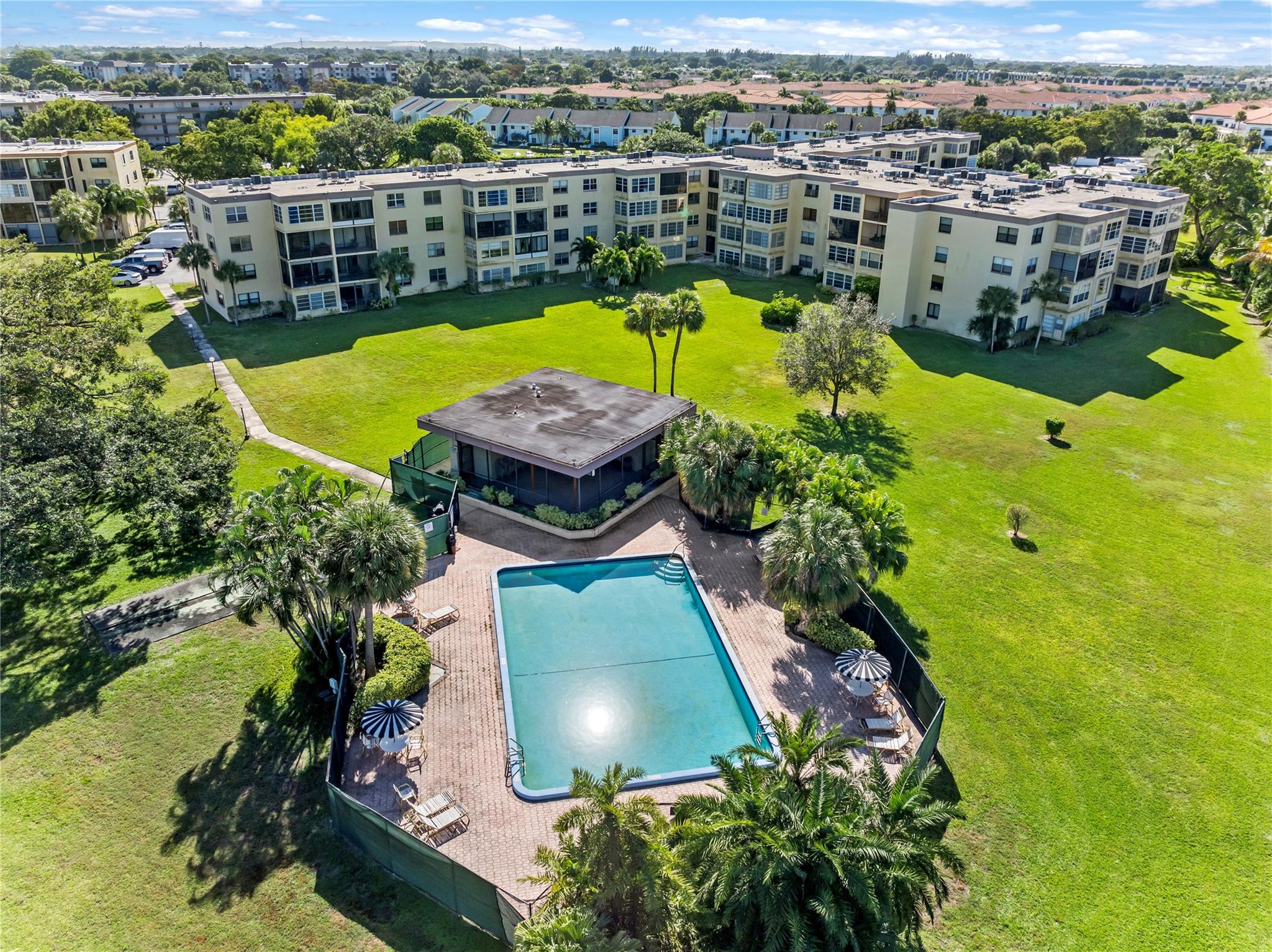 Photo for 9355 SW 8th Street, 110, Boca Raton, FL 33428 - listing #FX-10533642 9355 SW 8th Street, 110, Boca Raton, FL 33428