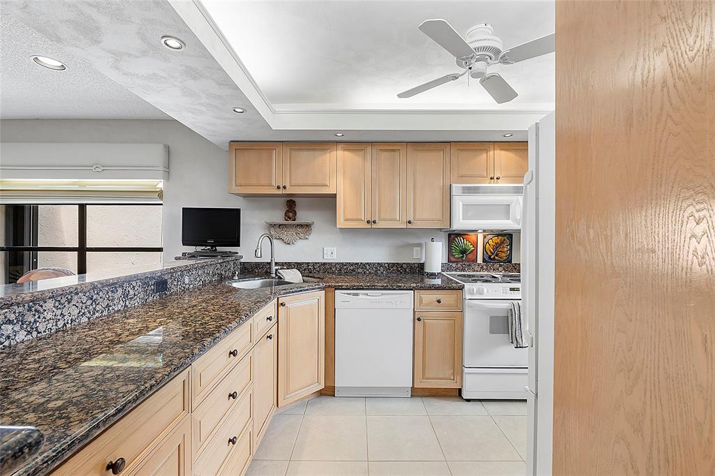 Photo for 8210 E Casa Del Lago, E, Boca Raton, FL 33433 - Listing #FX-10435946 8210 E Casa Del Lago, E, Boca Raton, FL 33433