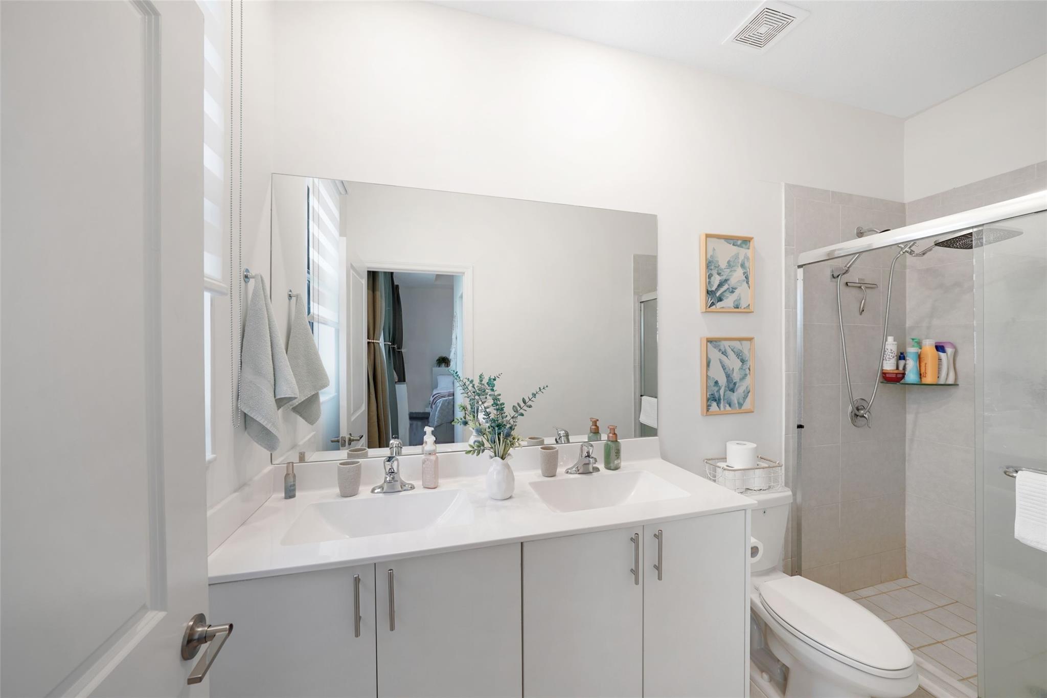 659 NW 204th Street, Miami, FL 33169