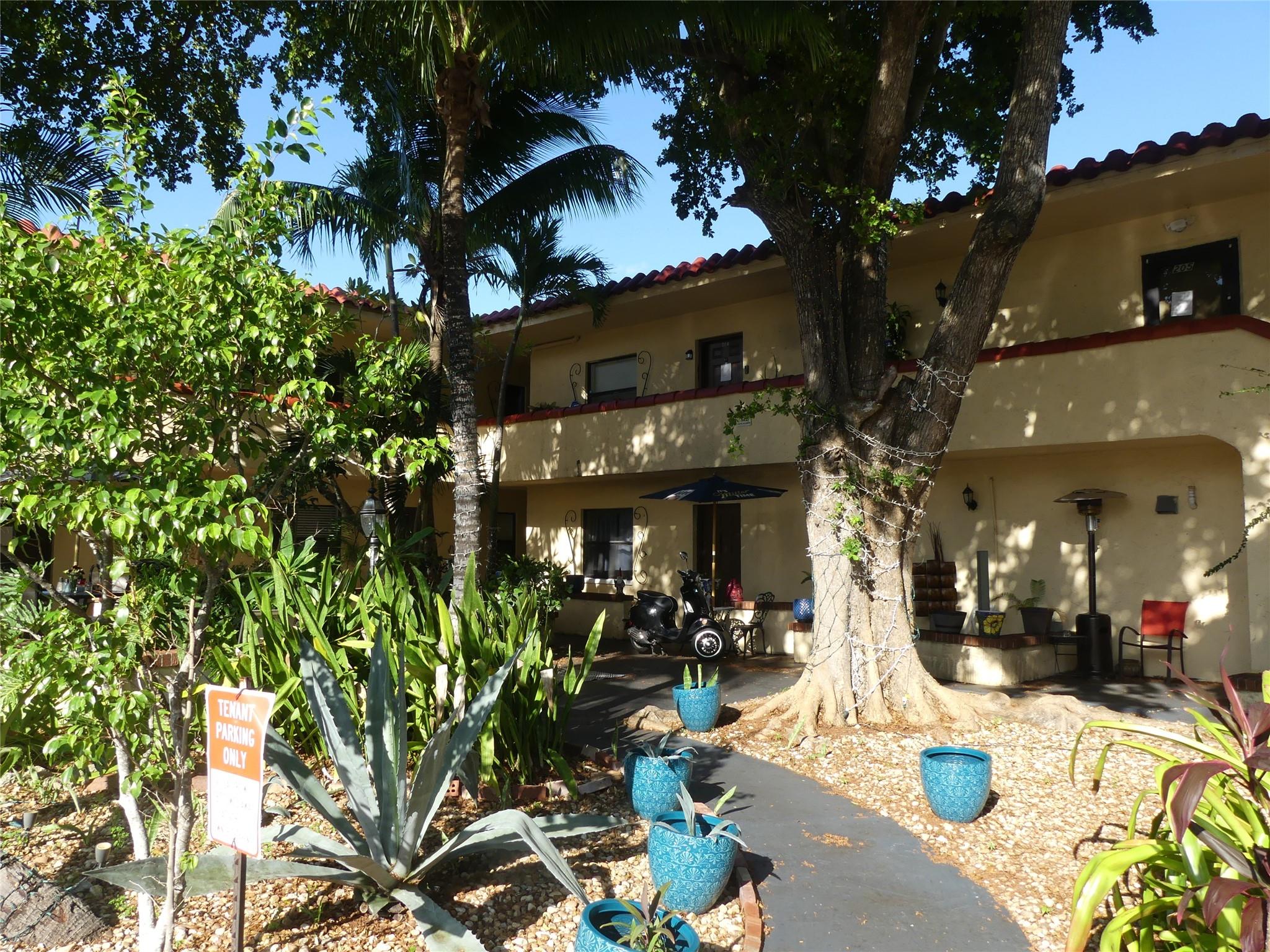 Photo for 2300 NE 6th Avenue, Wilton Manors, FL 33305 - listing #FX-10530249 2300 NE 6th Avenue, Wilton Manors, FL 33305