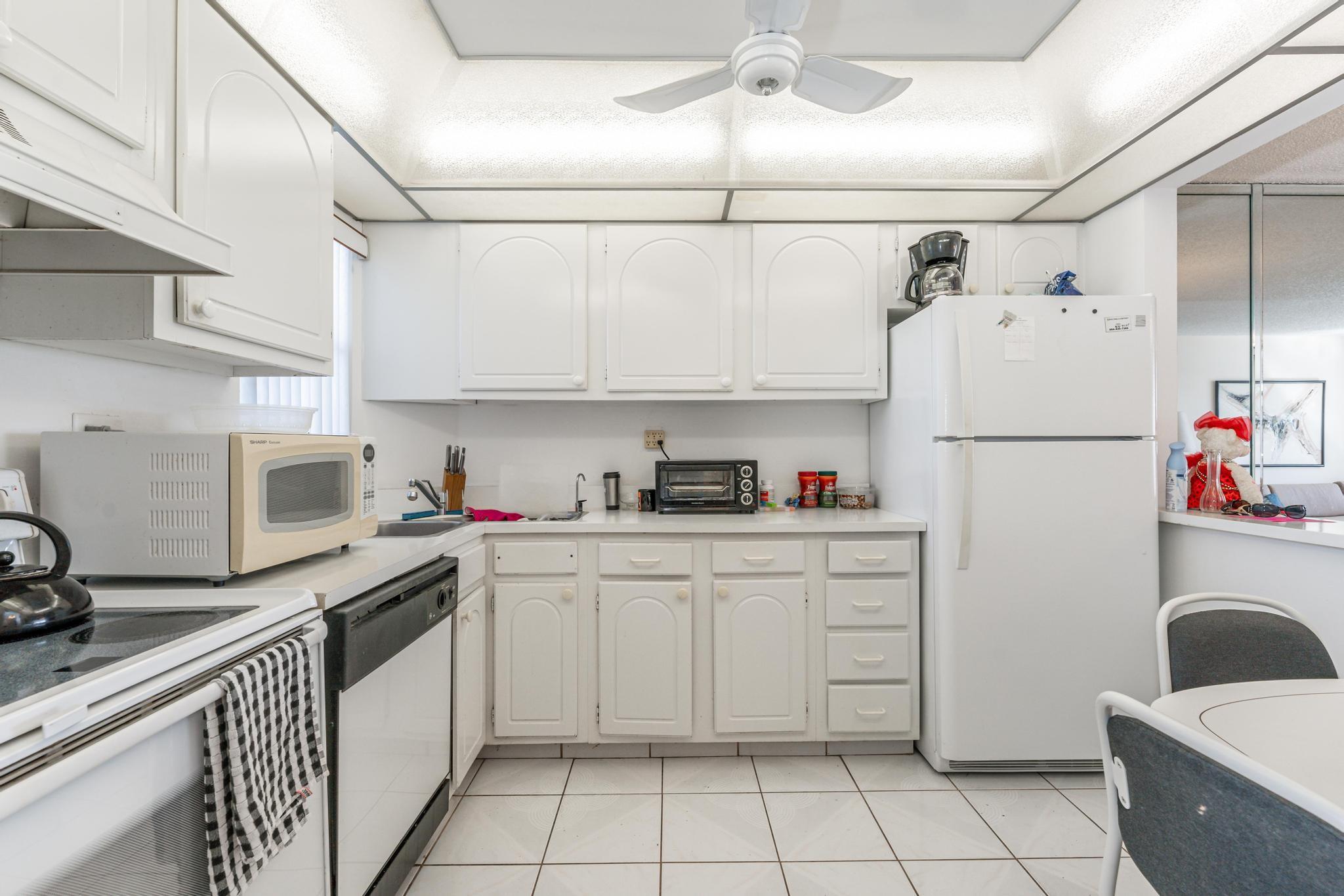 Photo for 8900 Washington Boulevard, 506B, Pembroke Pines, FL 33025 - Listing #FX-10484168 8900 Washington Boulevard, 506B, Pembroke Pines, FL 33025