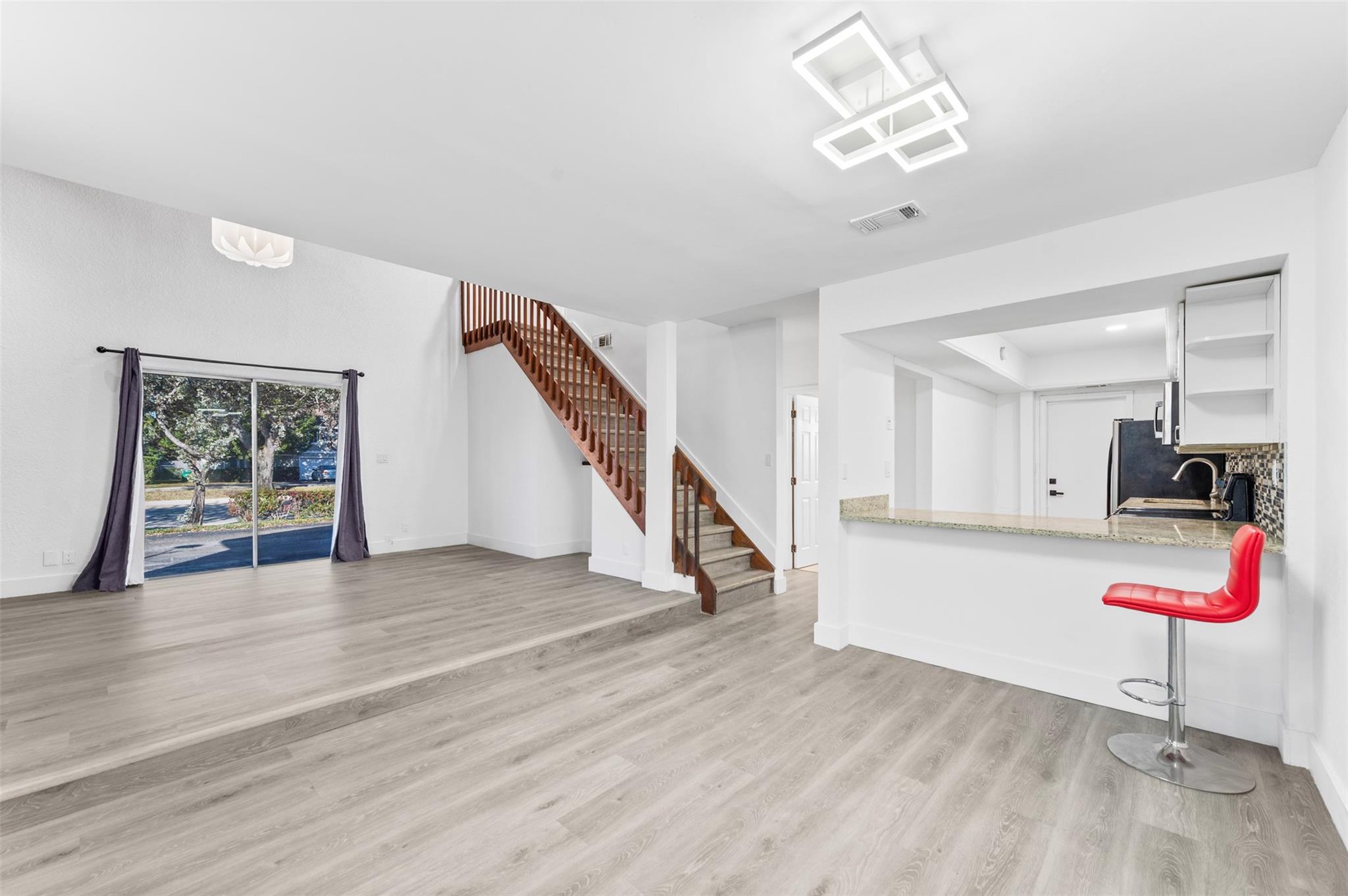 3951 Coral Springs Drive 21, Coral Springs, FL 33065