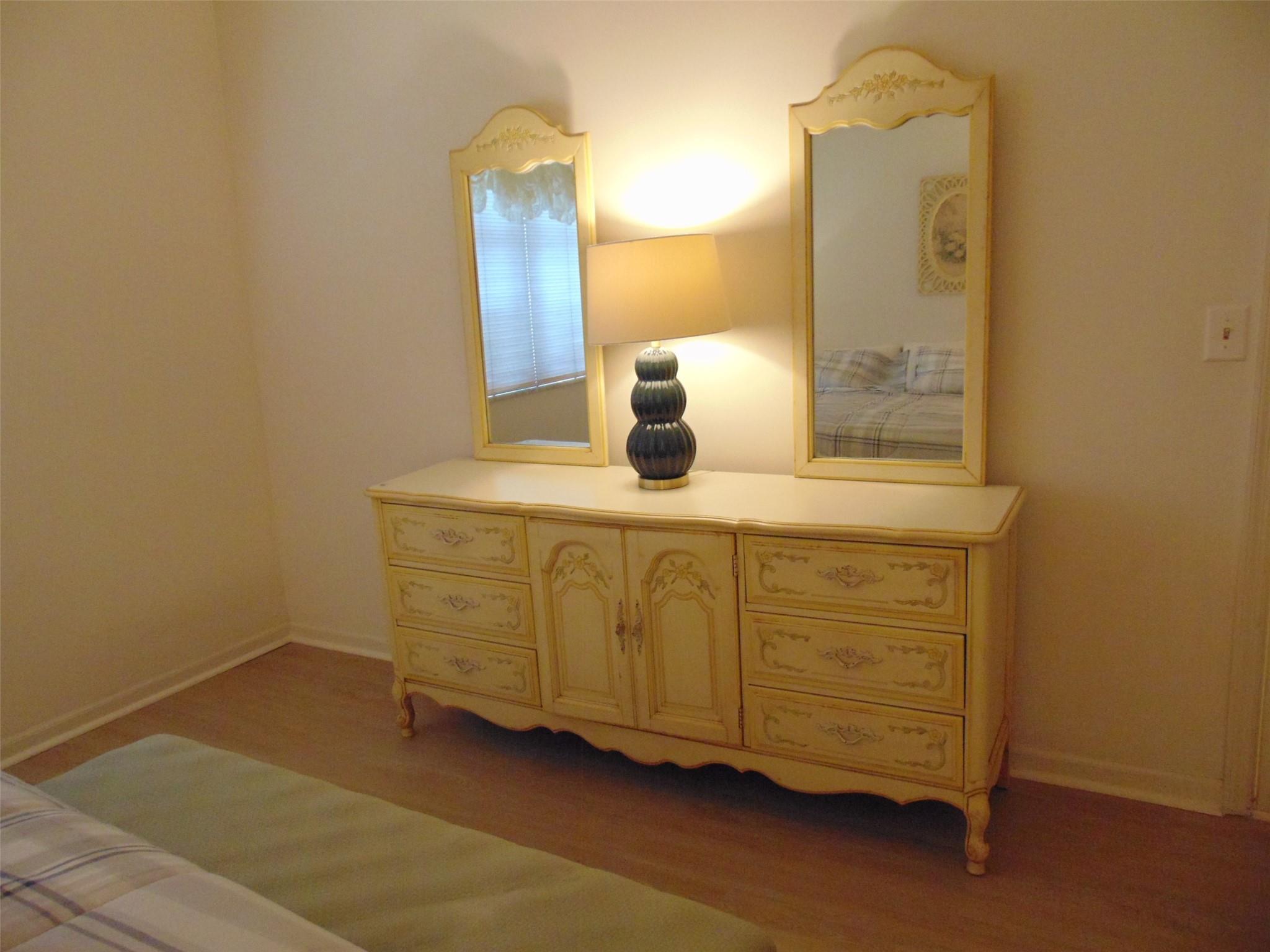 CLASSIC FLORIDA VINTAGE FURNITURE. YOU CAN DONATE AFTER CLOSING IF NOT YOUR TASTE.