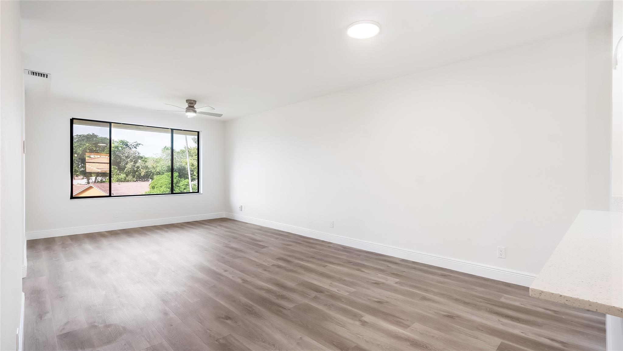 11477 NW 39th Court 301-1, Coral Springs, FL 33065