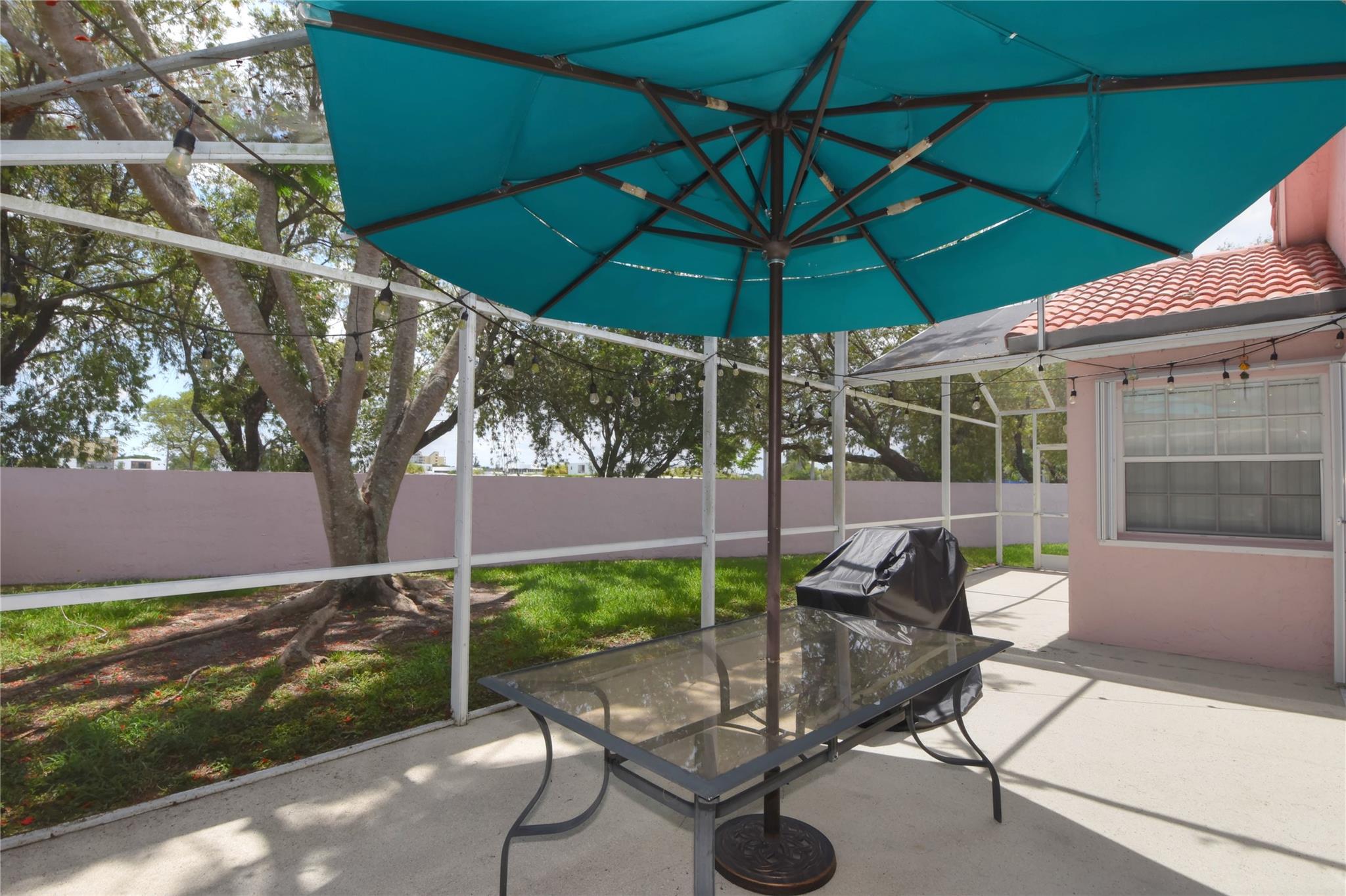 Photo for 98 Gables Boulevard, Weston, FL 33326 - Listing #FX-10506101 98 Gables Boulevard, Weston, FL 33326