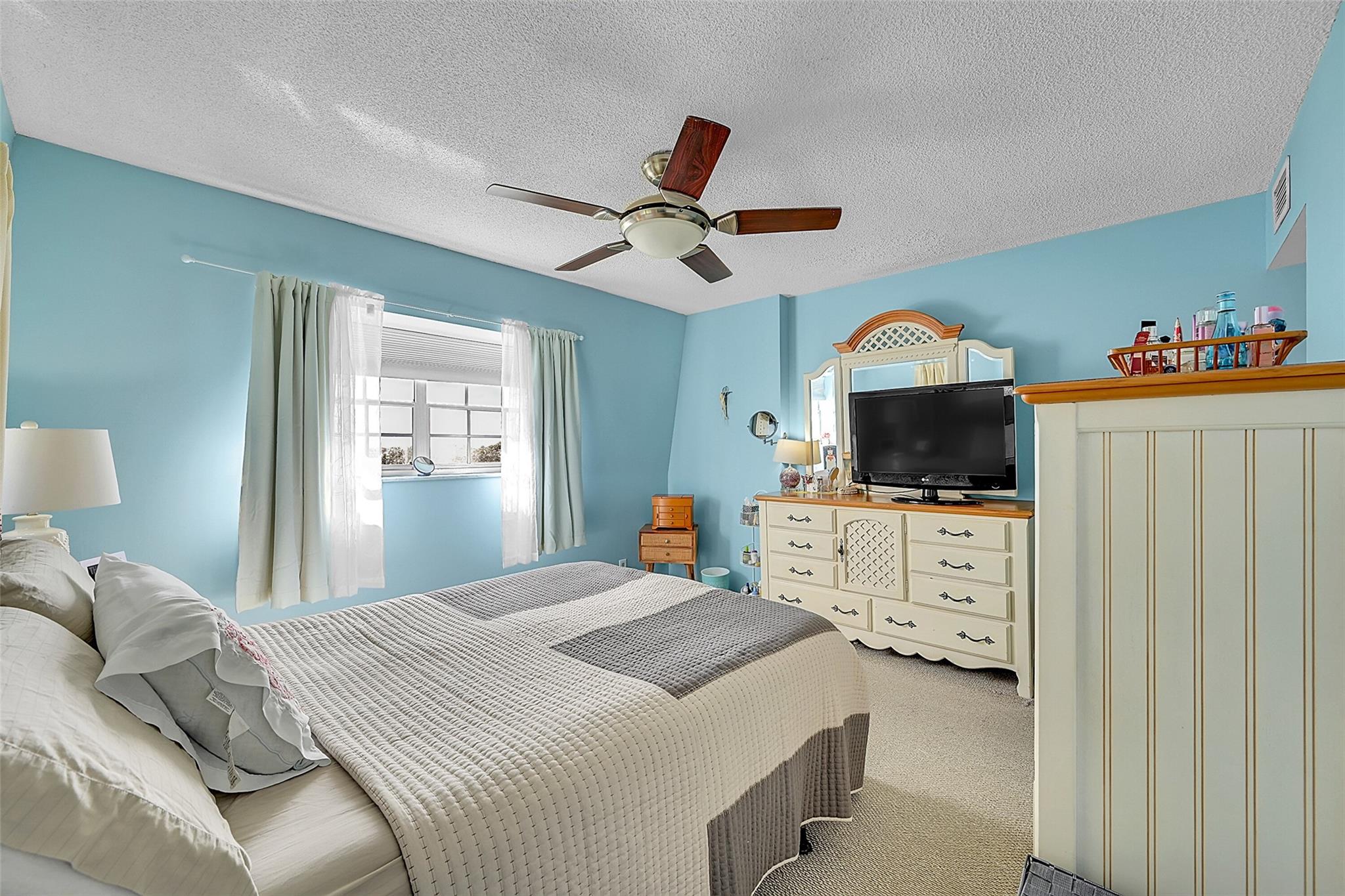 3475 Broken Woods Drive 401, Coral Springs, FL 33065