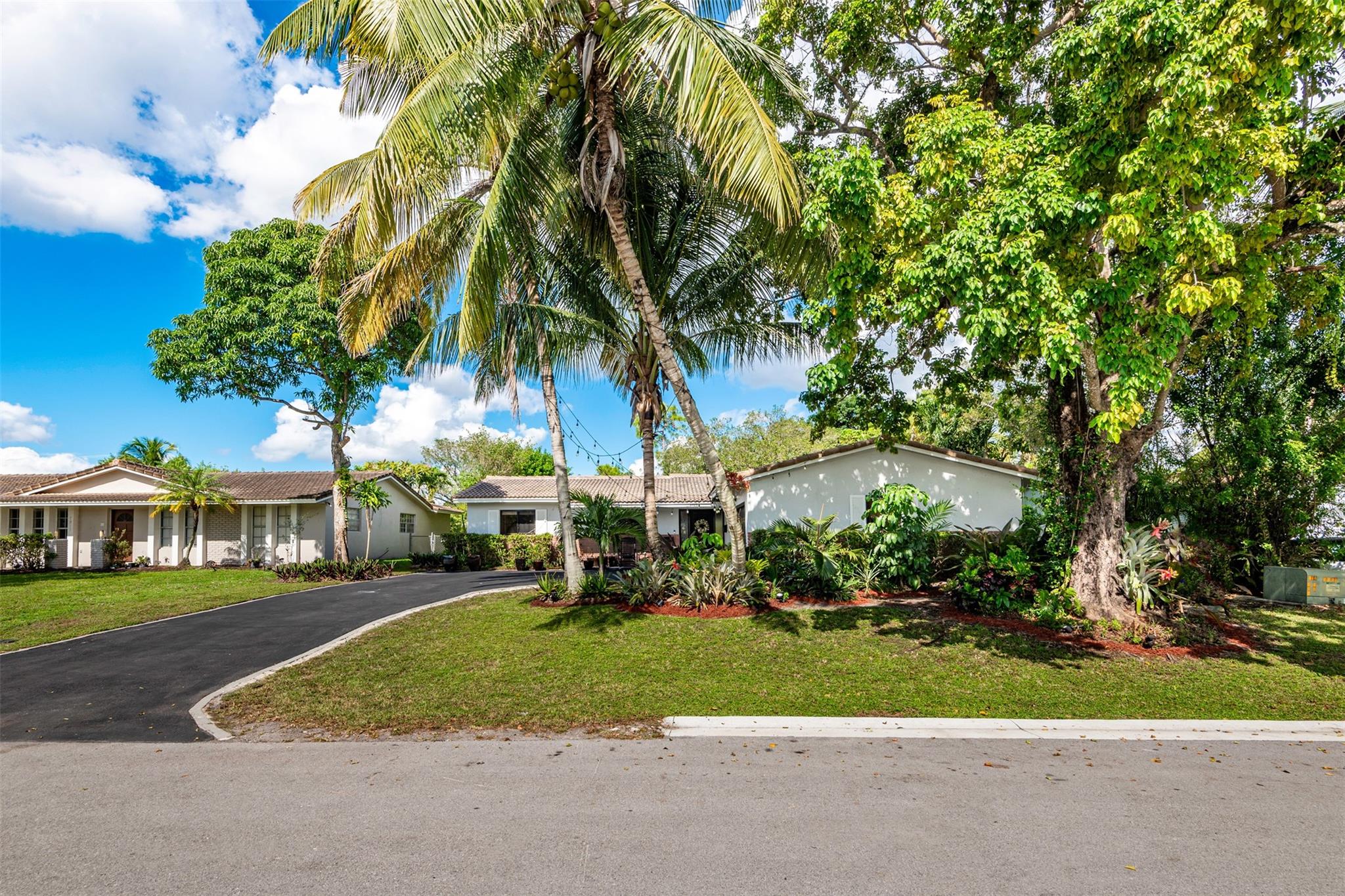 7509 NW 40th Place, Coral Springs, FL 33065