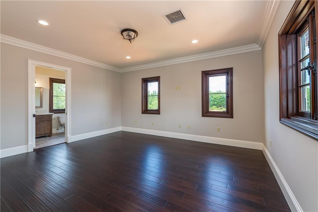 BEDROOM IN 2ND FLOOR