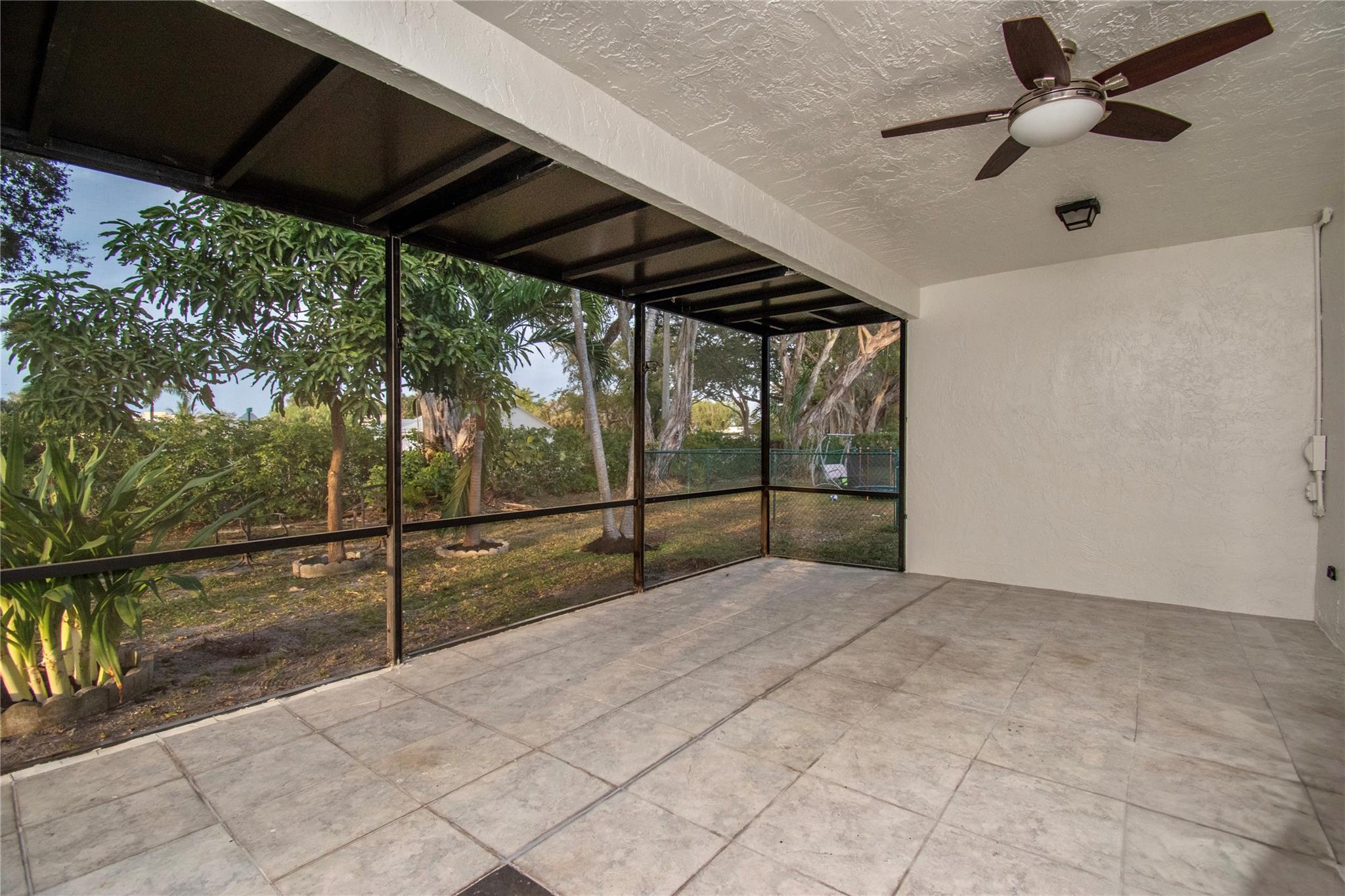 9107 Chatsworth Cascades Circle, Boca Raton, FL 33434