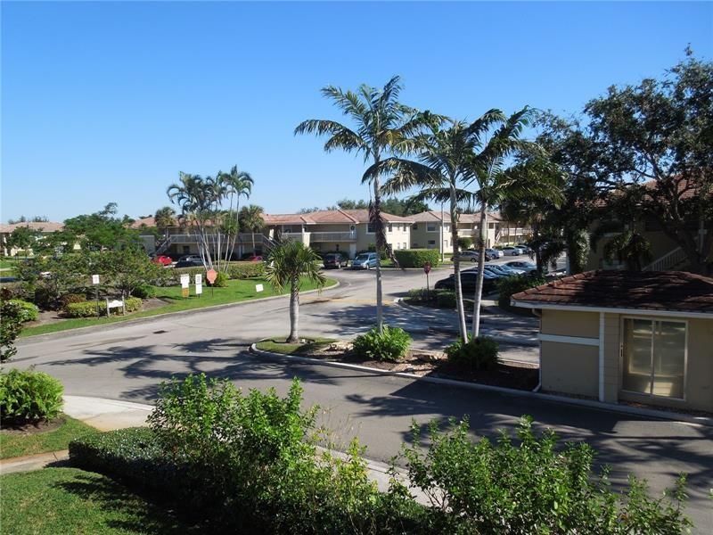 930 Twin Lakes Drive 8-P, Coral Springs, FL 33071