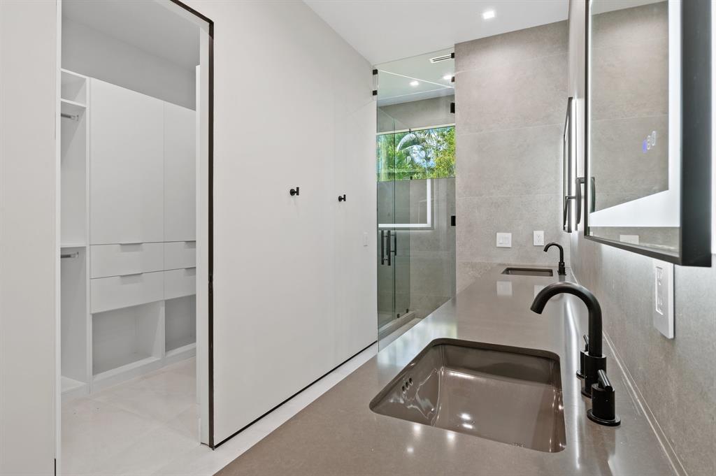 Photo for 709 NE 21st Drive, Wilton Manors, FL 33305 - Listing #FX-10429054 709 NE 21st Drive, Wilton Manors, FL 33305