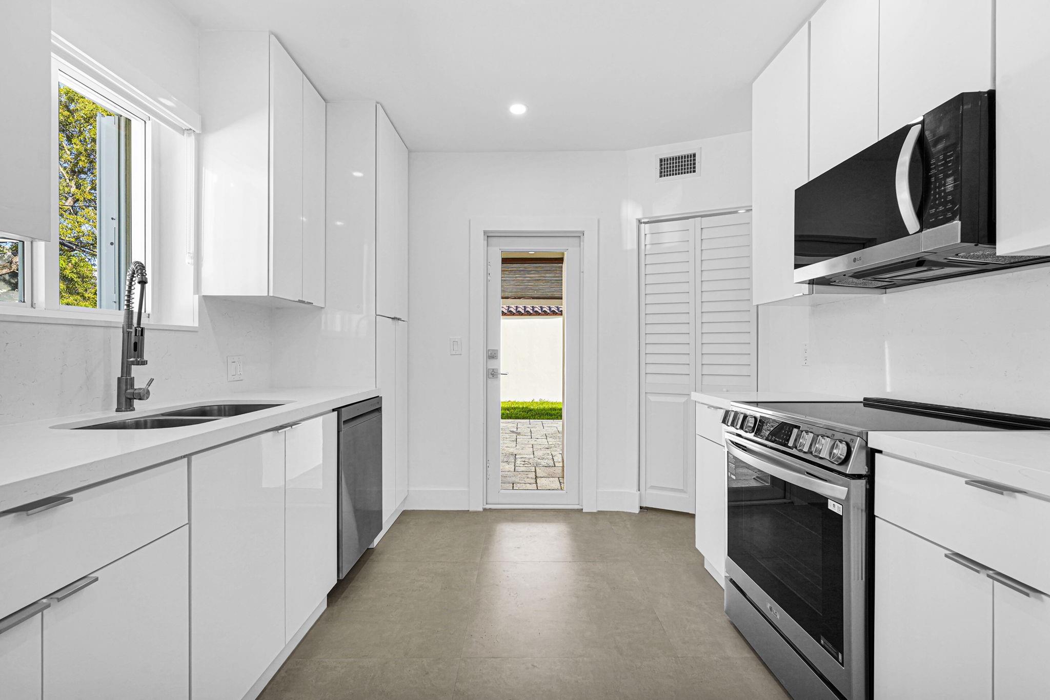 2291 SW 17th Street, Miami, FL 33145