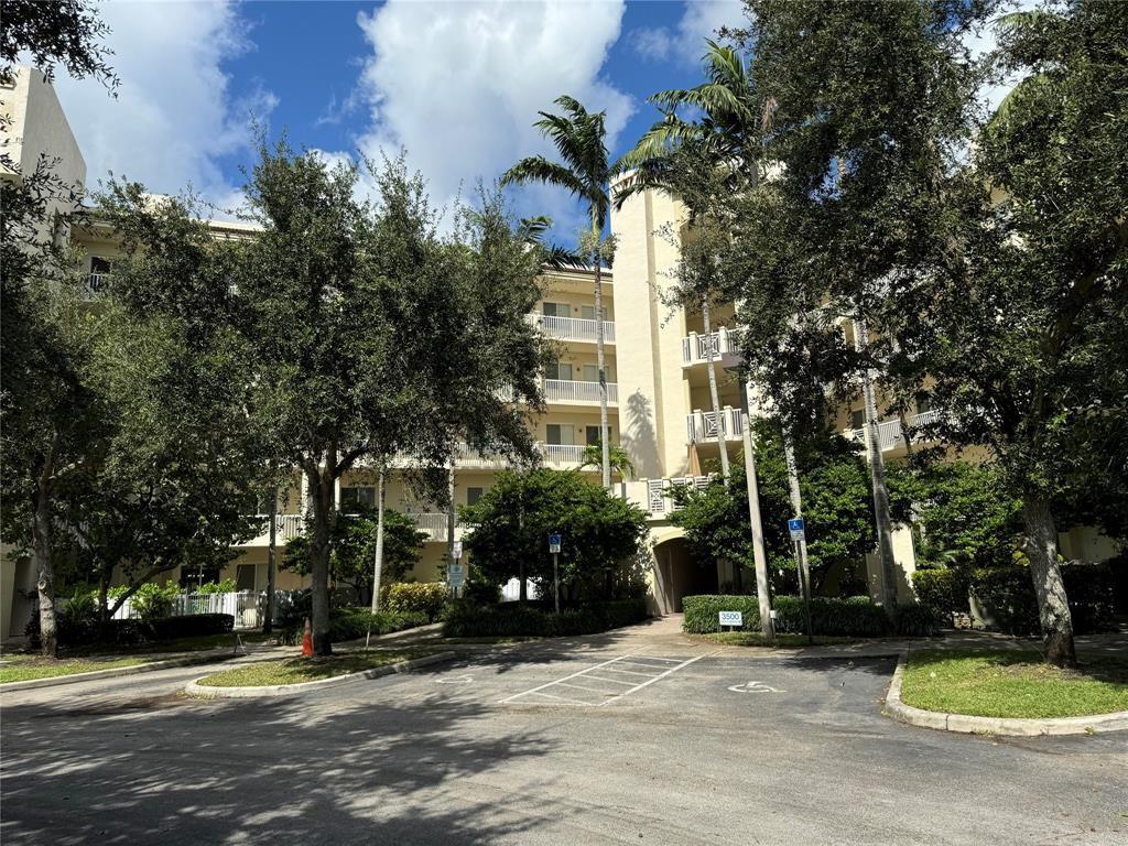 Photo for 3500 Oaks Clubhouse Drive, 204, Pompano Beach, FL 33069 - listing #FX-10535215 3500 Oaks Clubhouse Drive, 204, Pompano Beach, FL 33069