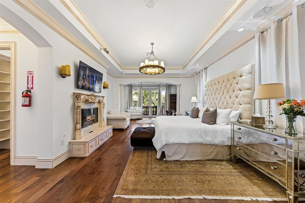 42 Nurmi Drive, Fort Lauderdale, FL 33301