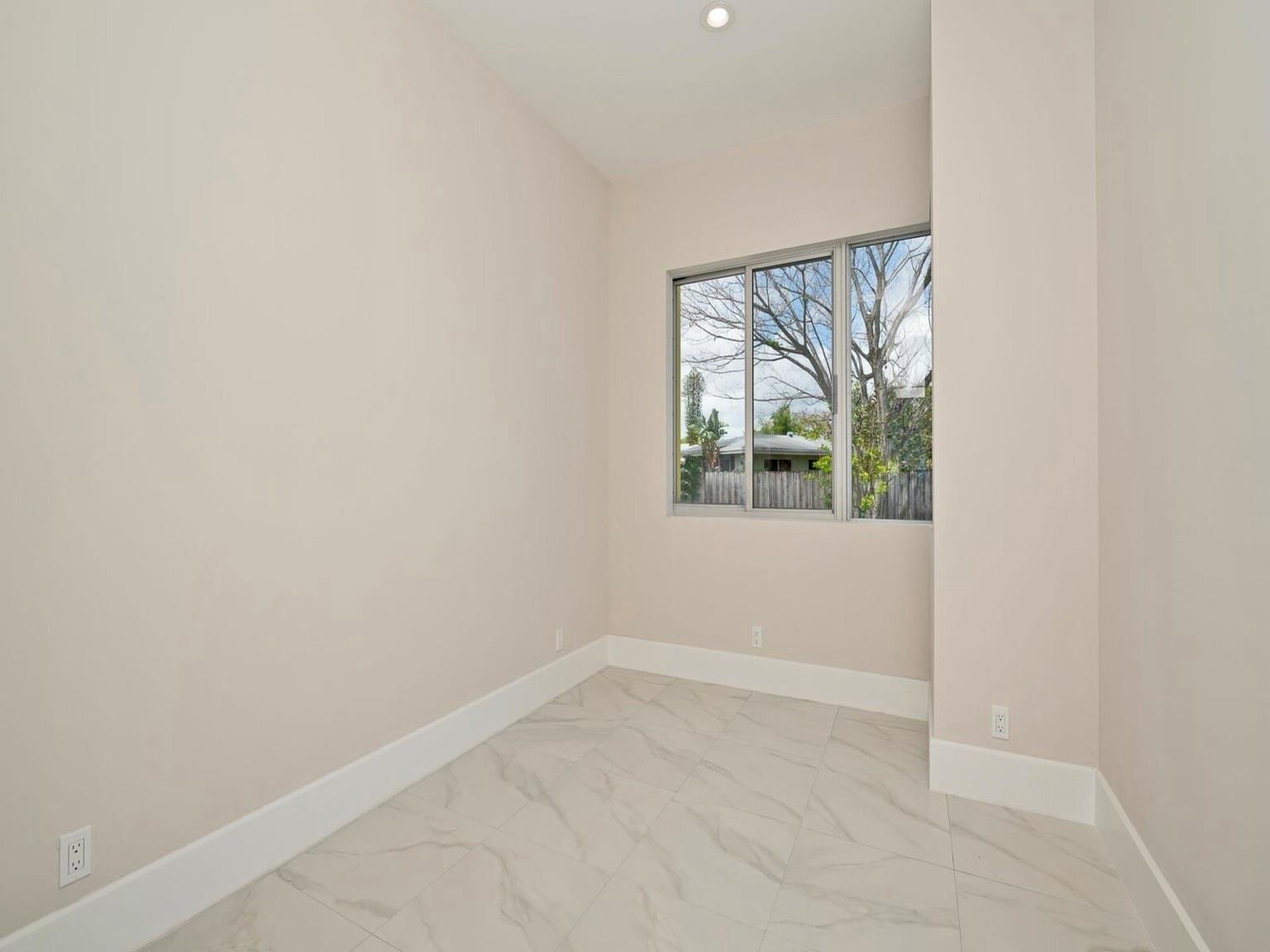 560 NW 12th Street, Fort Lauderdale, FL 33311