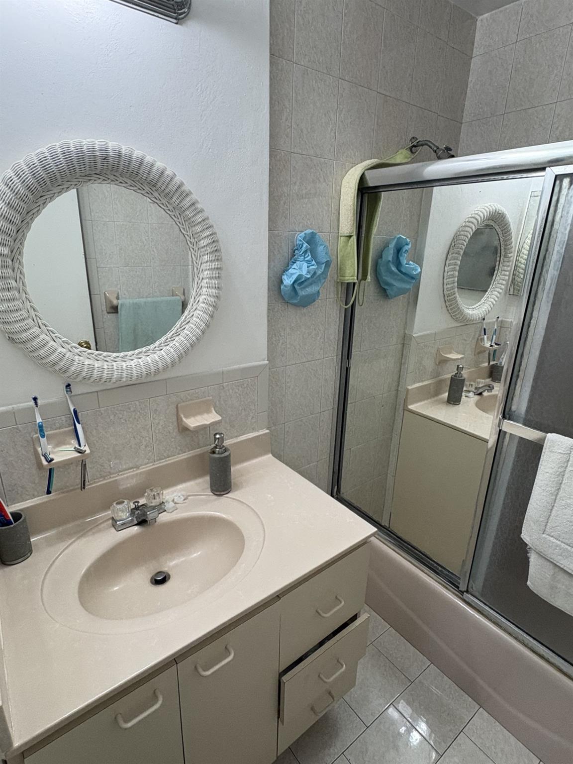 10335 NW 26th Avenue, Miami, FL 33147