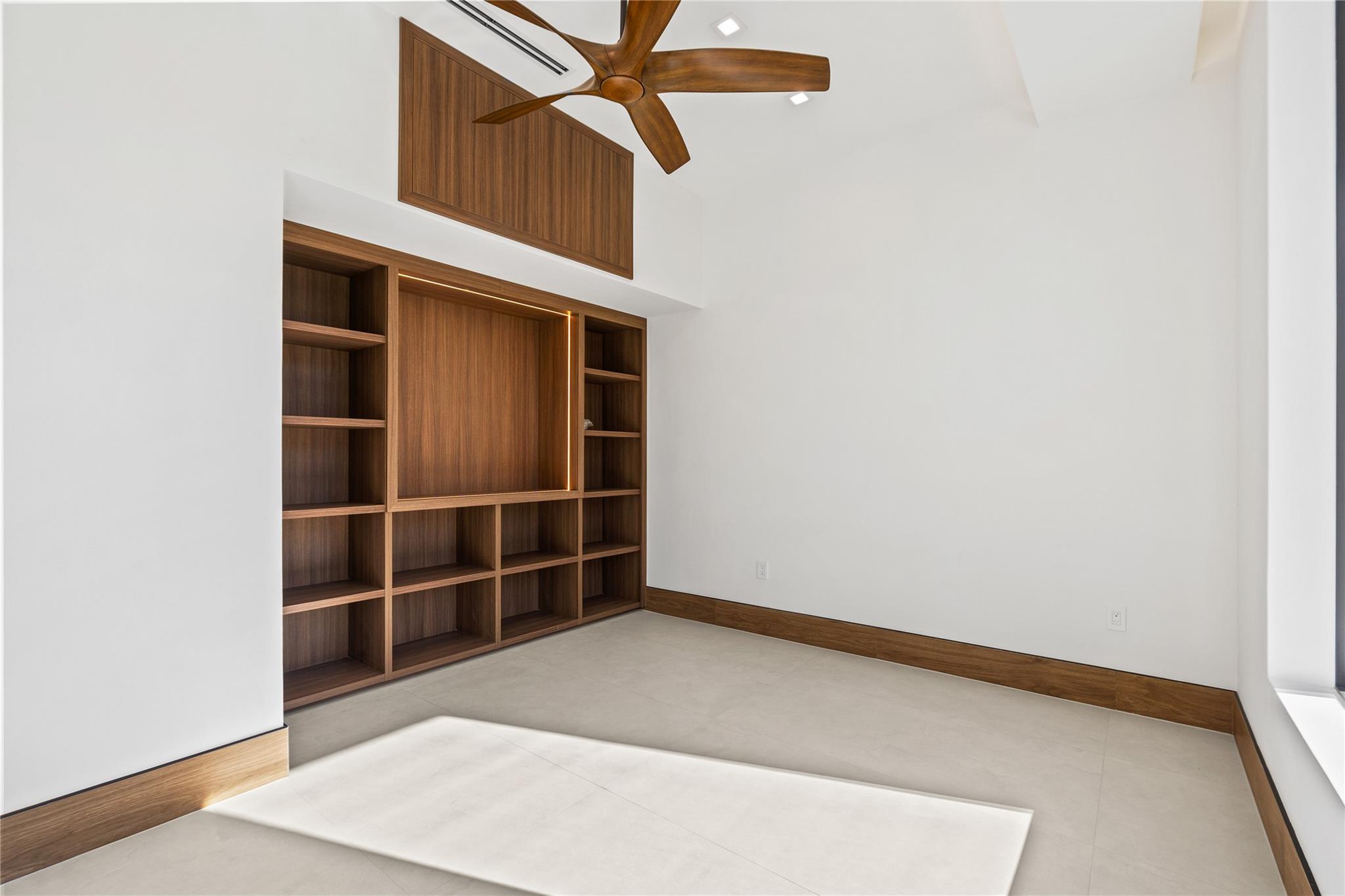 2441 NE 48th Court, Lighthouse Point, FL 33064