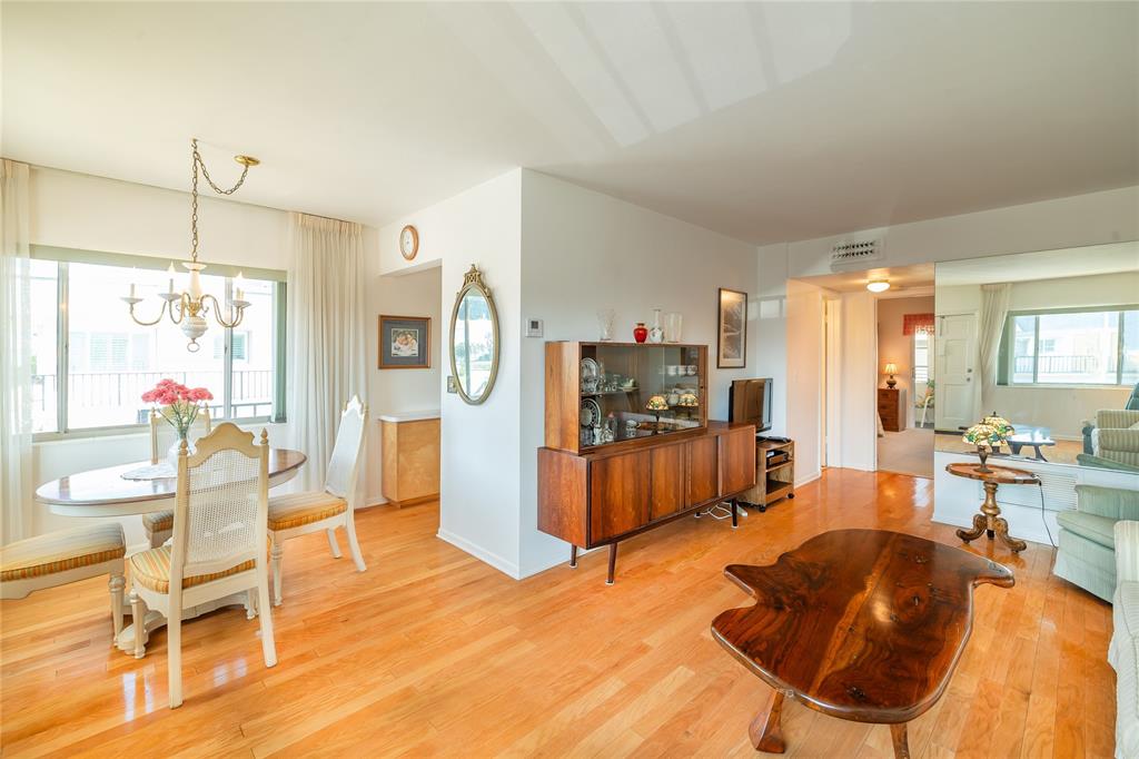 Photo for 3280 Lake Osborne Drive, 206, Lake Worth Beach, FL 33461 - Listing #FX-10432025 3280 Lake Osborne Drive, 206, Lake Worth Beach, FL 33461