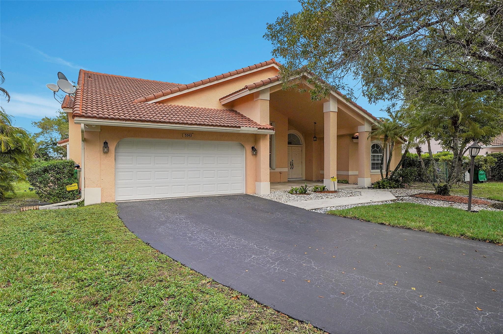 5743 NW 100th Way, Coral Springs, FL 33076