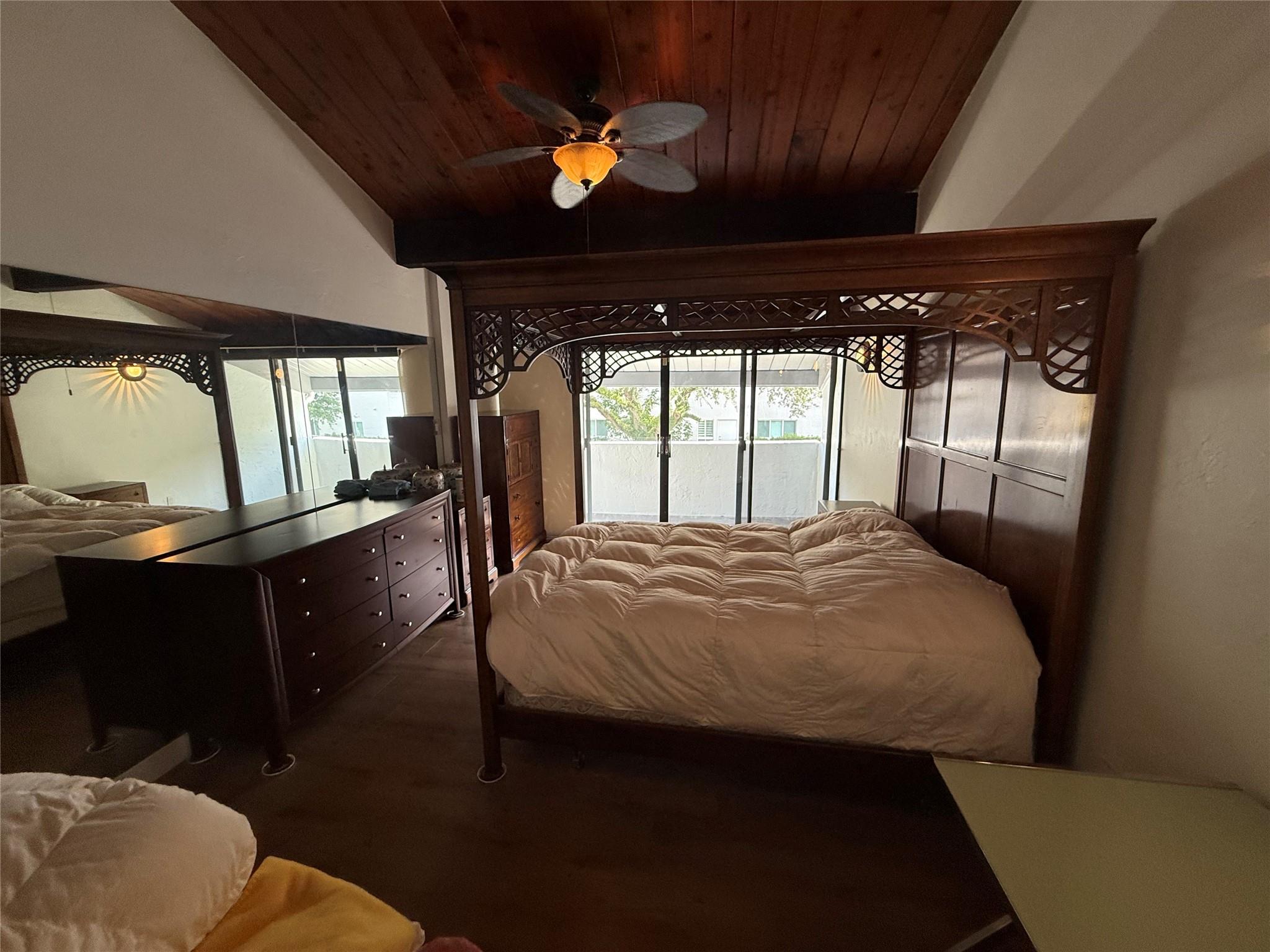 19428 NE 26th Avenue 103, Miami, FL 33180