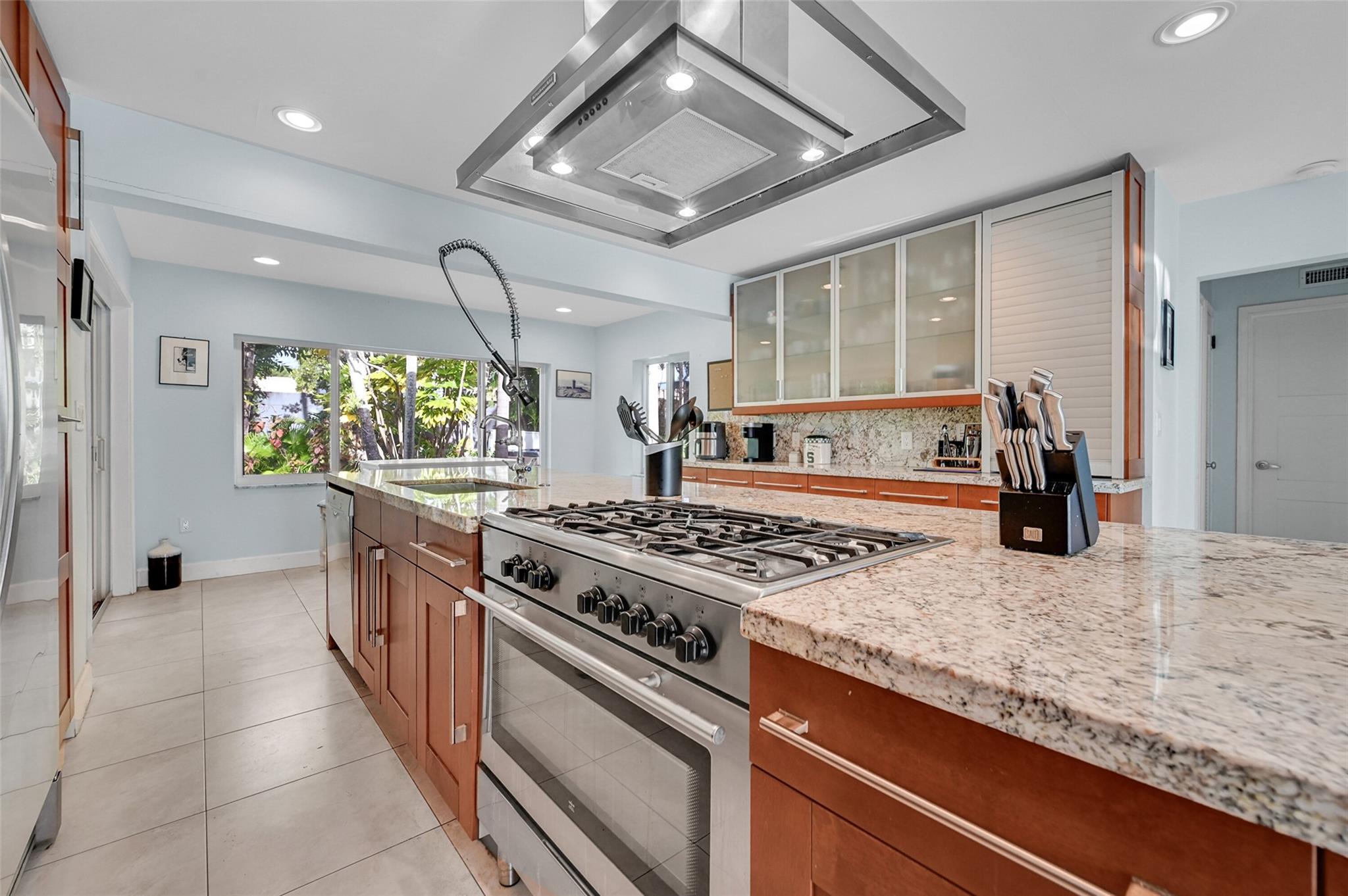 Photo for 2716 NE 10th Terrace, Wilton Manors, FL 33334 - Listing #FX-10518956 2716 NE 10th Terrace, Wilton Manors, FL 33334