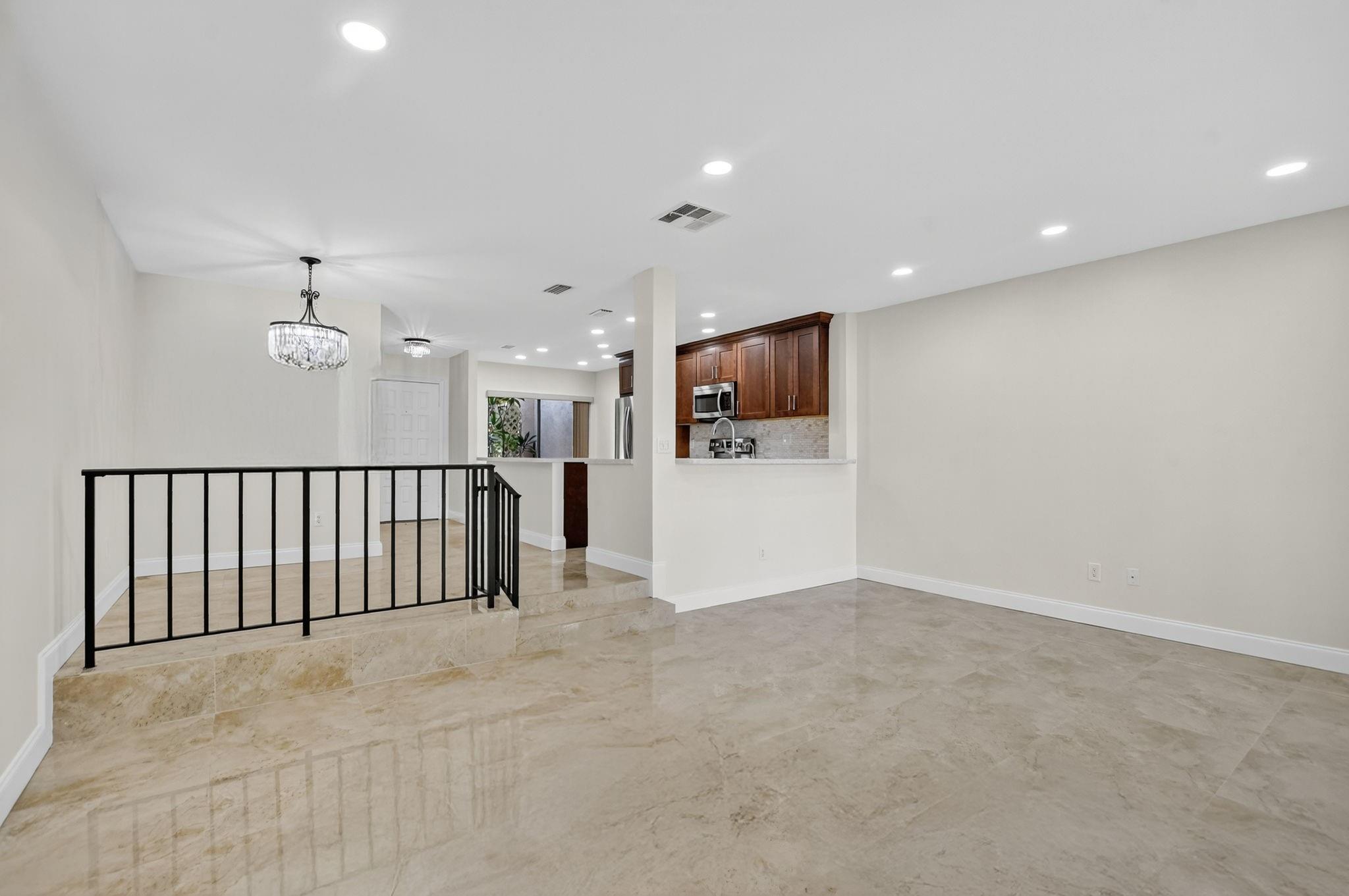 21476 Juego Circle 8C, Boca Raton, FL 33433