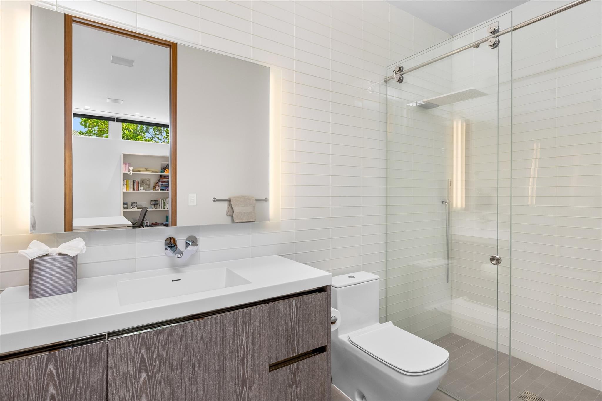 650 Royal Plaza Drive, Fort Lauderdale, FL 33301