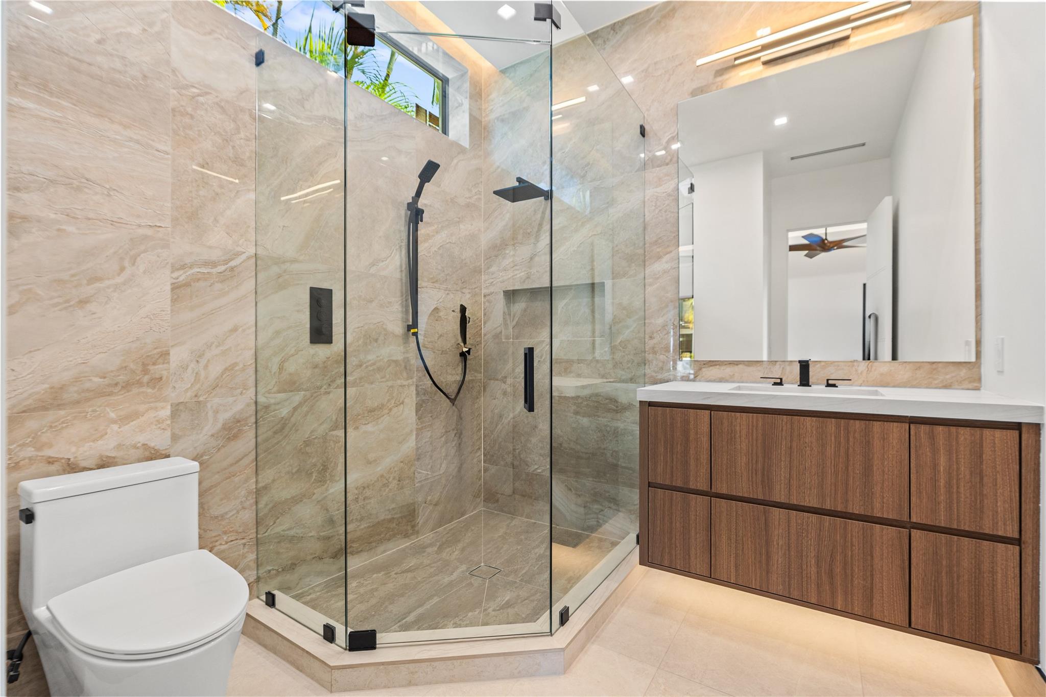 2441 NE 48th Court, Lighthouse Point, FL 33064