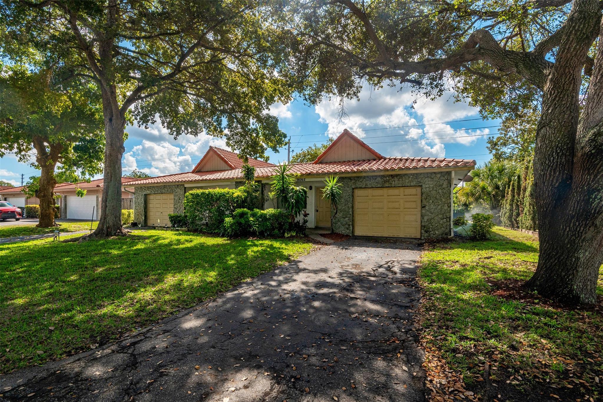 9062 NW 23rd Street W, Coral Springs, FL 33065