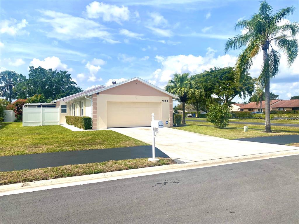 Photo for 1269 Slash Pine Circle, West Palm Beach, FL 33409 - Listing #FX-10426871 1269 Slash Pine Circle, West Palm Beach, FL 33409